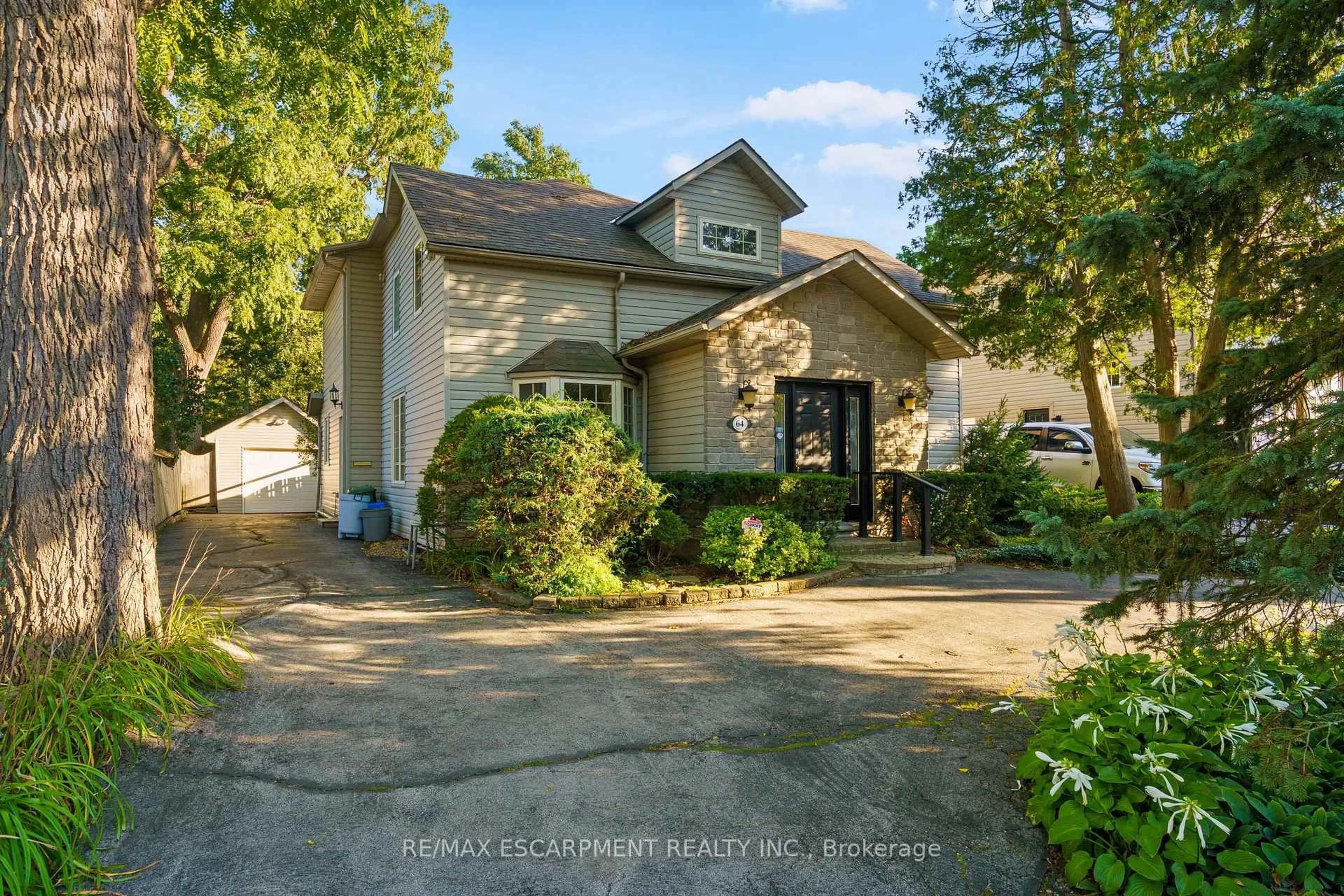 A pic from outside/outdoor area/front of a property/back of a property/a pic from drone, street for 64 Academy St, Hamilton Ontario L9G 2Y1