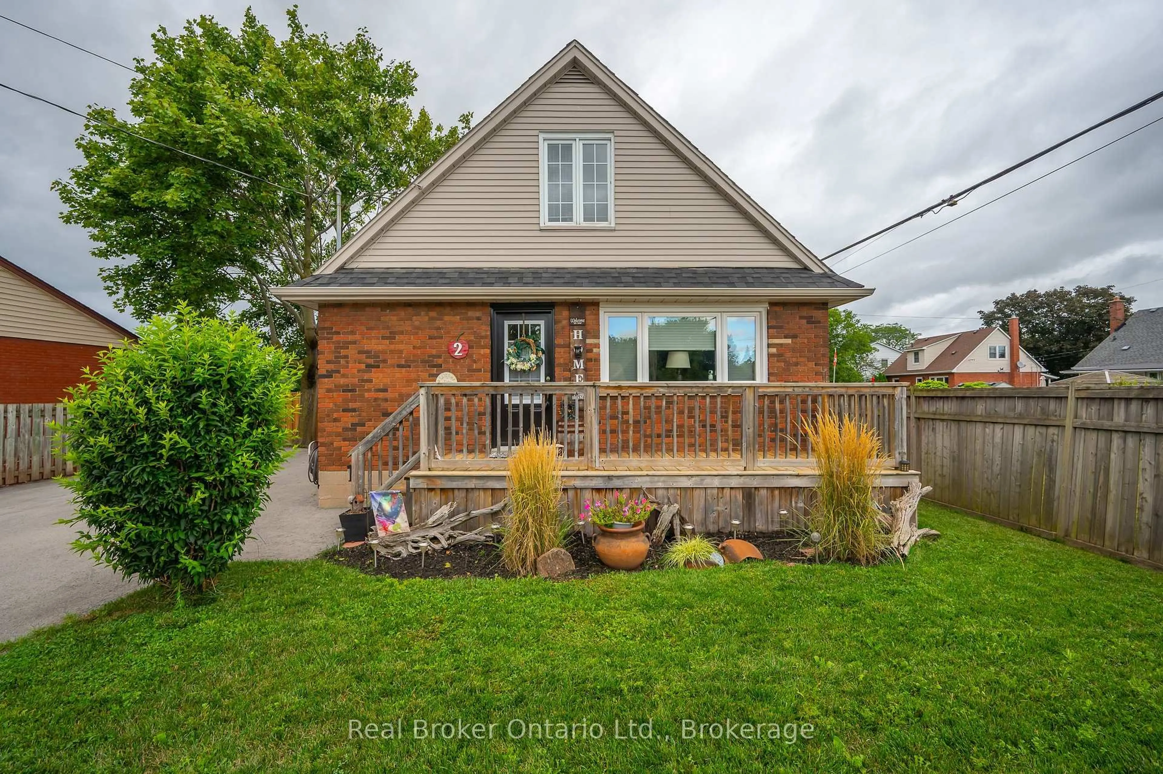 Home with brick exterior material, street for 2 Cherry Ave, Grimsby Ontario L3M 2G9