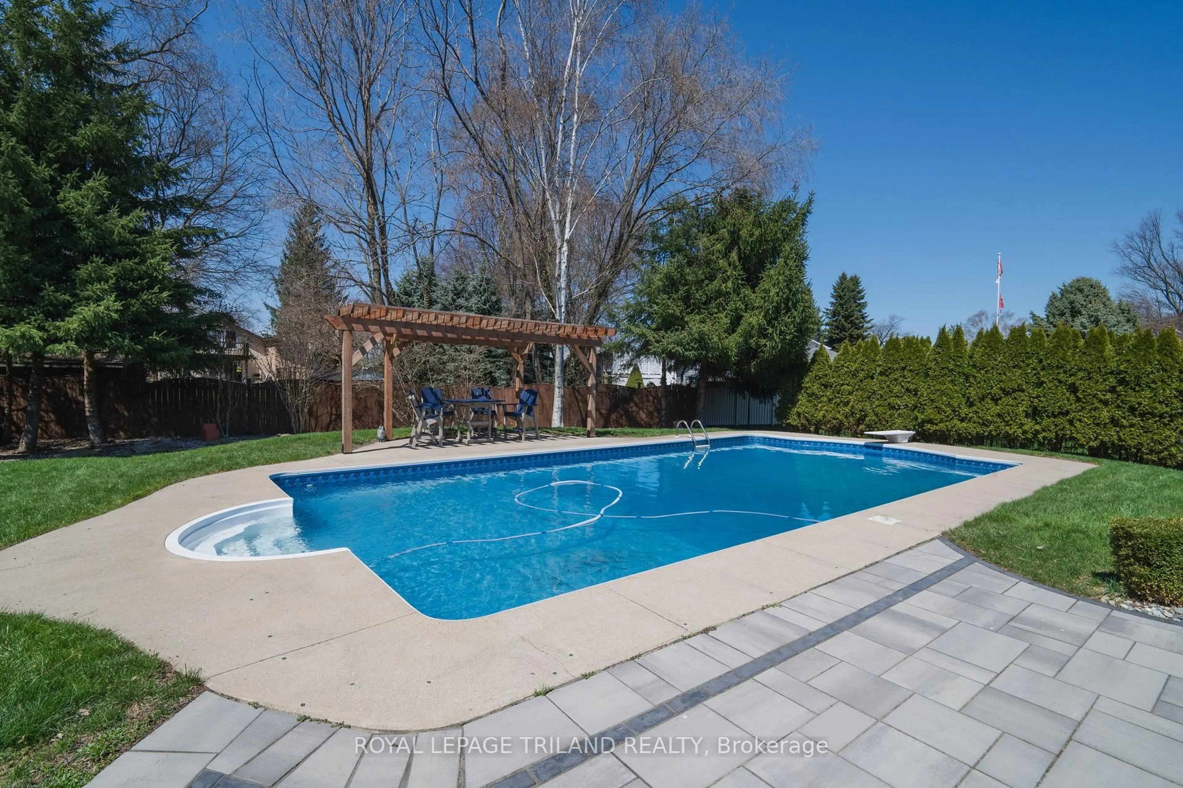 Pool for 5410 Lake Valley Grove Rd, Lambton Shores Ontario N0N 1J7