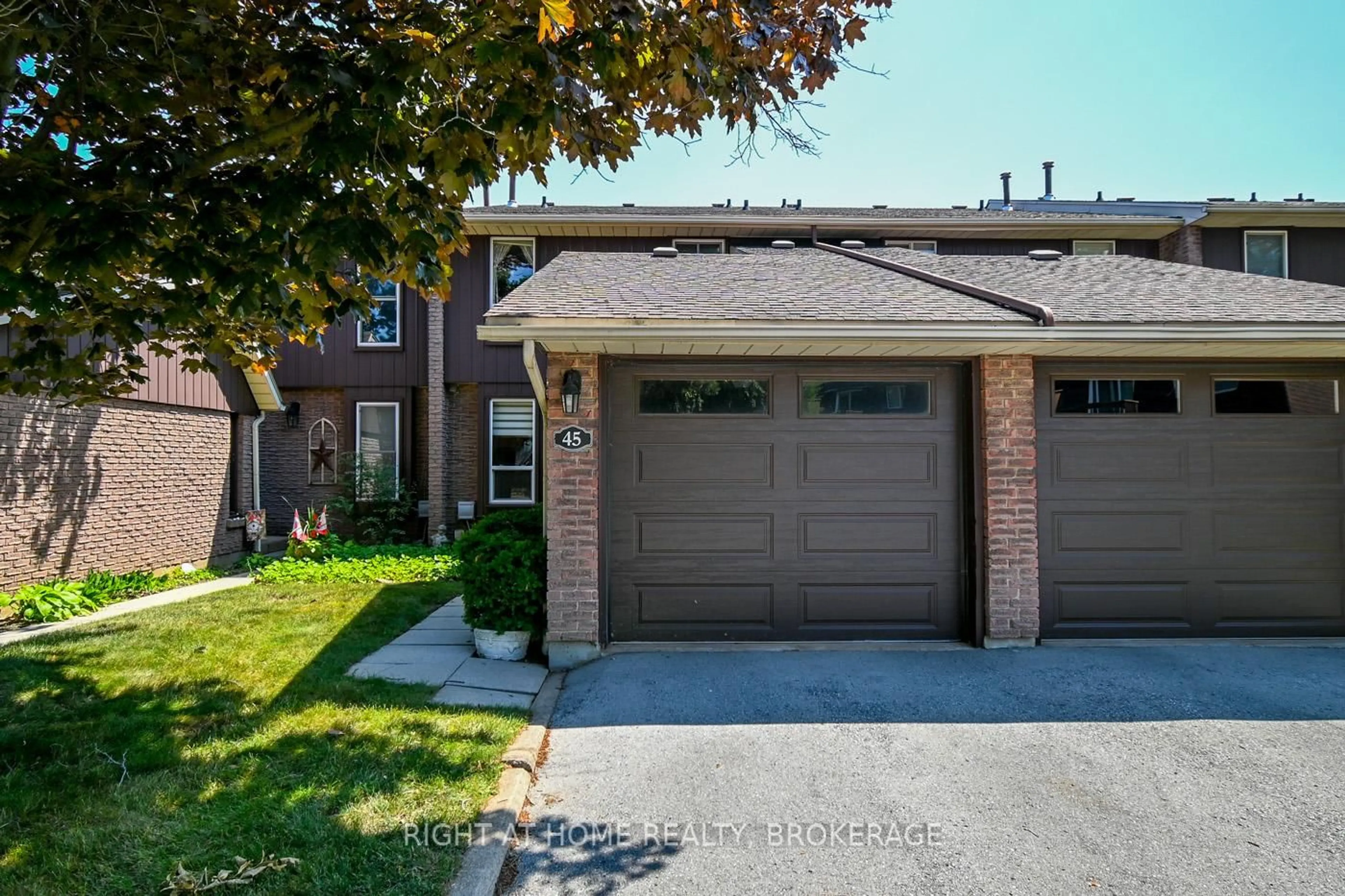Home with brick exterior material, street for 122 Lakeshore Rd #45, St. Catharines Ontario L2N 6N6