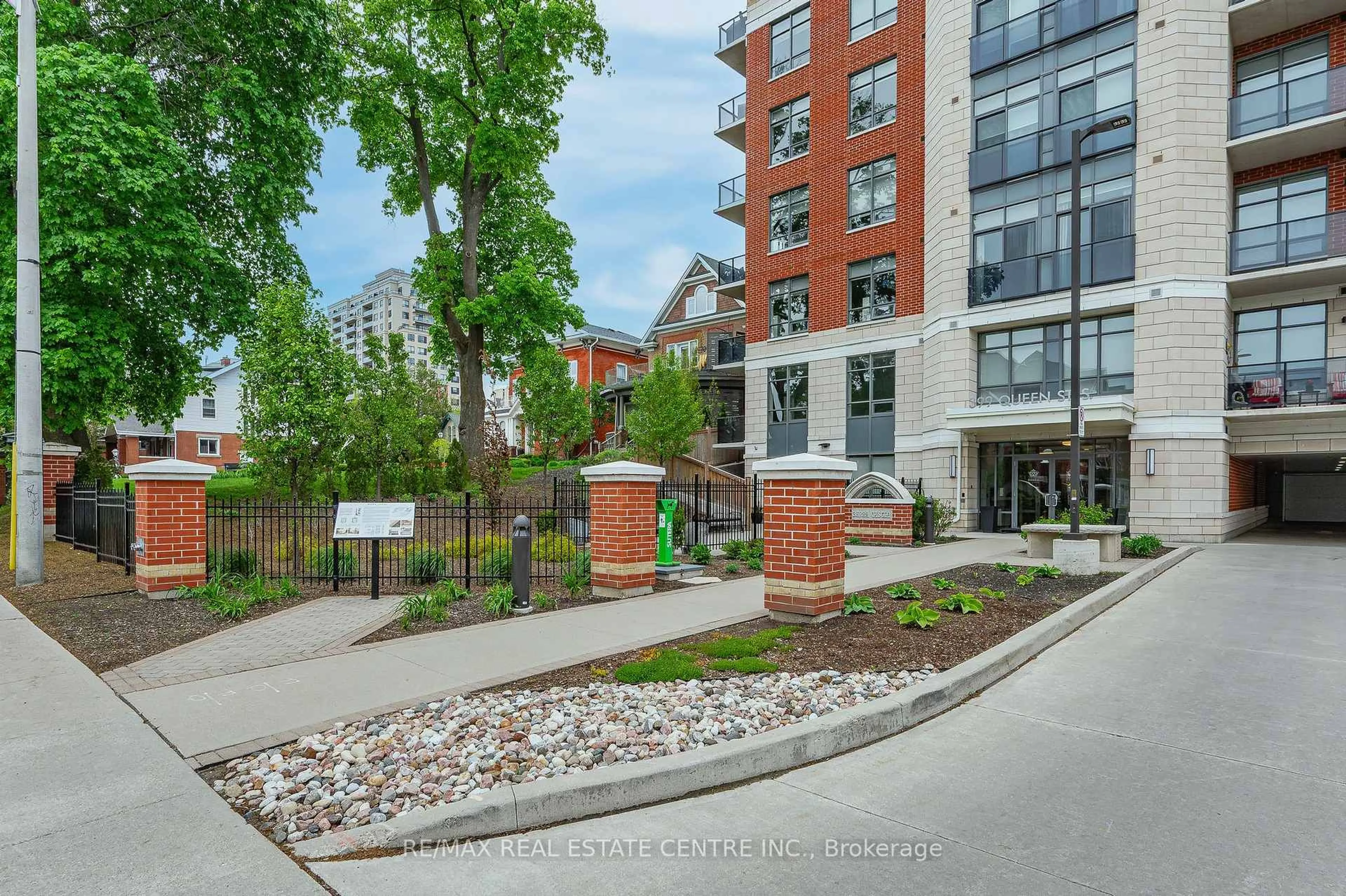 Unknown for 399 QUEEN St #202, Kitchener Ontario N2G 0C4