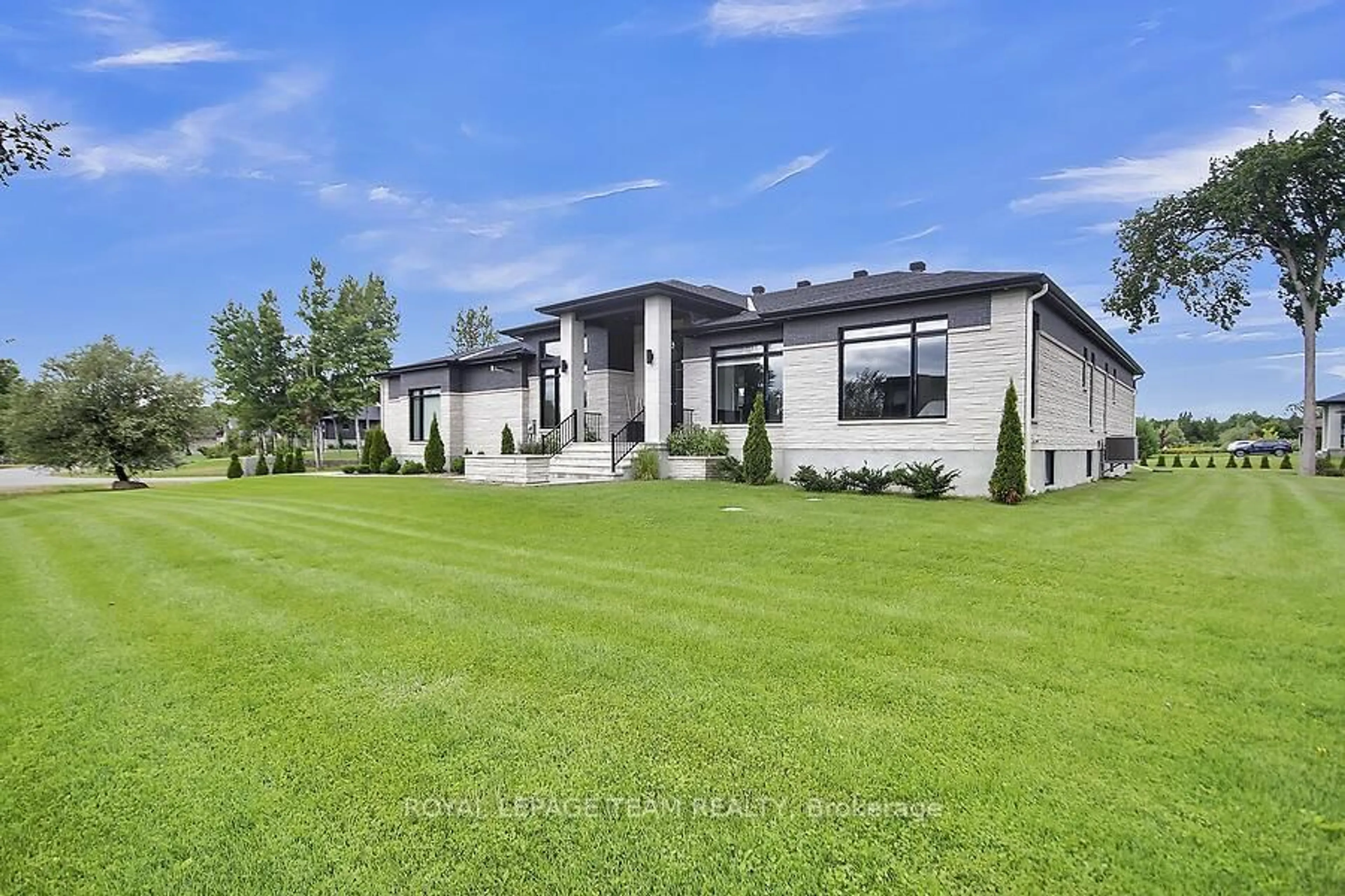 A pic from outside/outdoor area/front of a property/back of a property/a pic from drone, unknown for 6865 Pebble Trail Way, Ottawa Ontario K4P 0B7