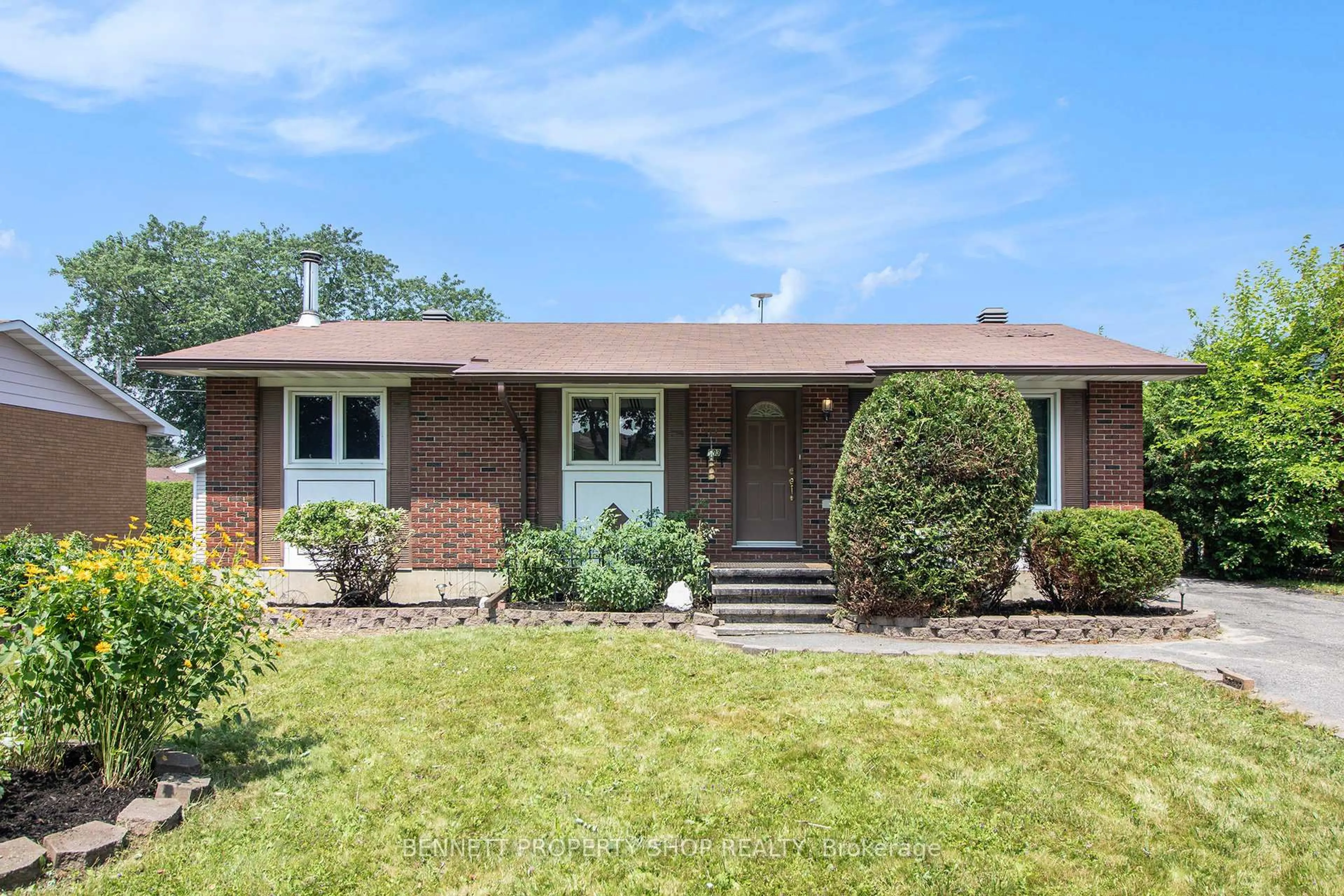 Home with brick exterior material, street for 303 Gleneagles Ave, Ottawa Ontario K1E 1L7