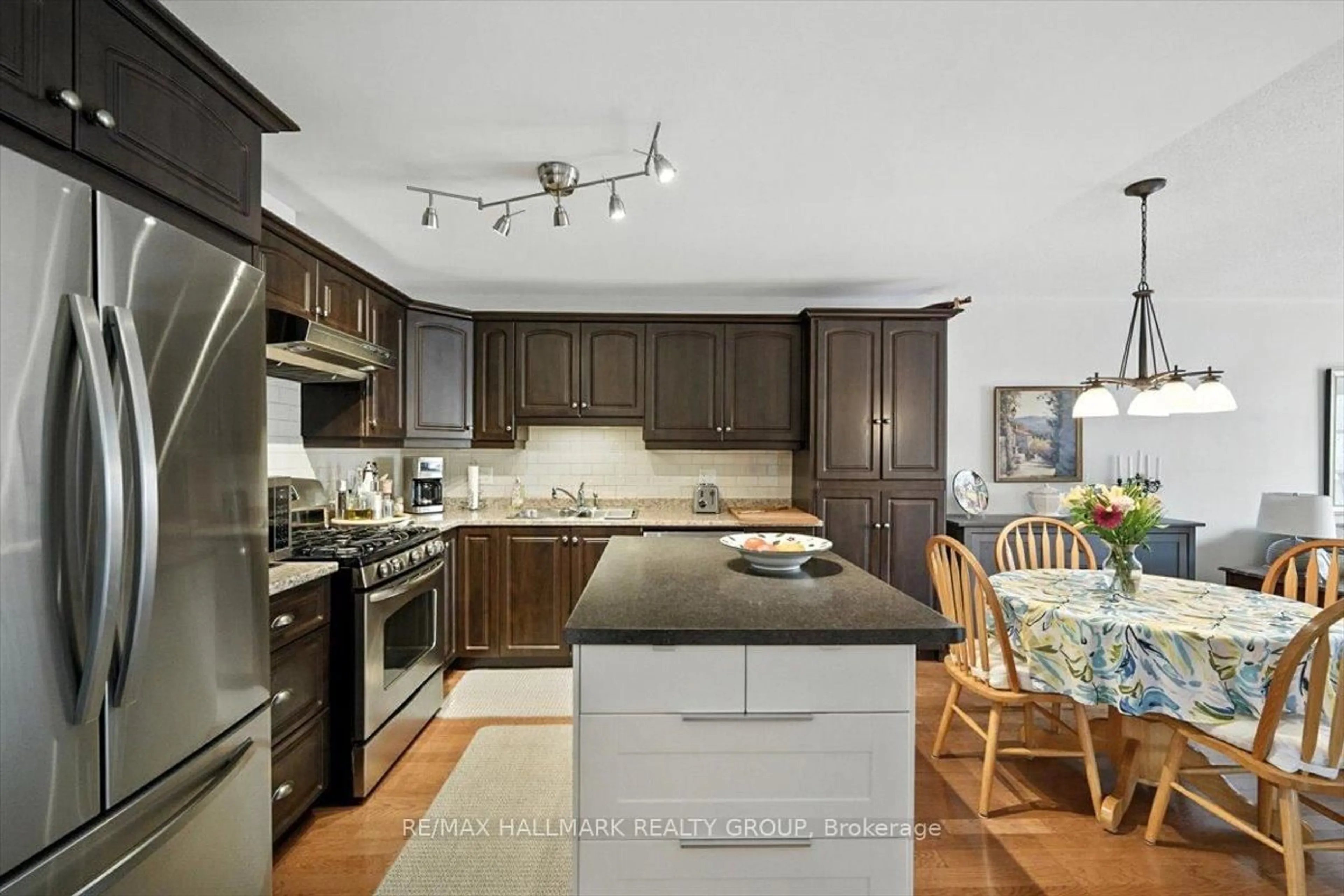 Open concept kitchen, unknown for 40 Lee Ave, Smiths Falls Ontario K7A 0A2