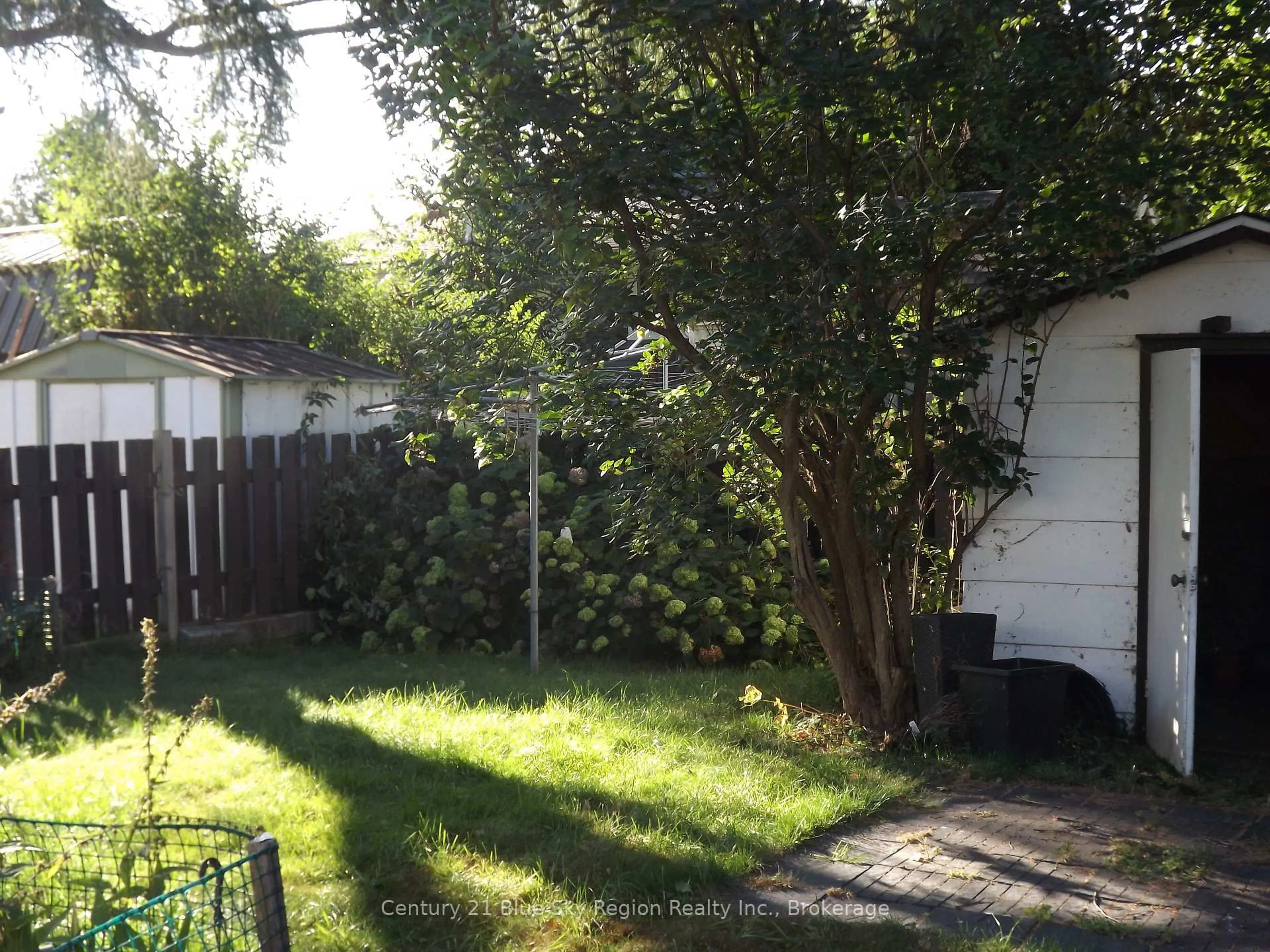 Patio, street for 75 Lovell Ave, North Bay Ontario P1A 3R7
