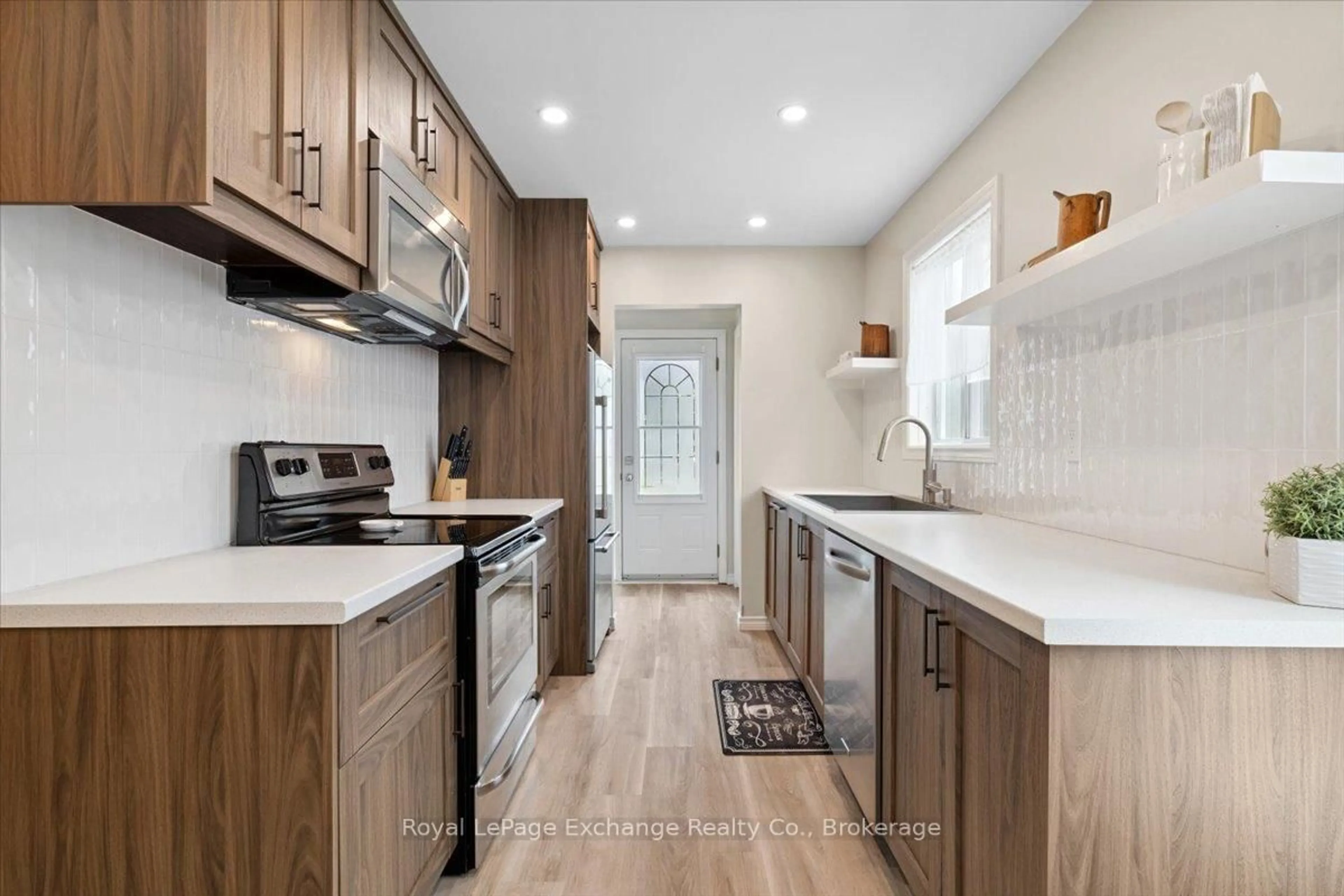 Open concept kitchen, unknown for 283 Bricker St, Saugeen Shores Ontario N0H 2C1