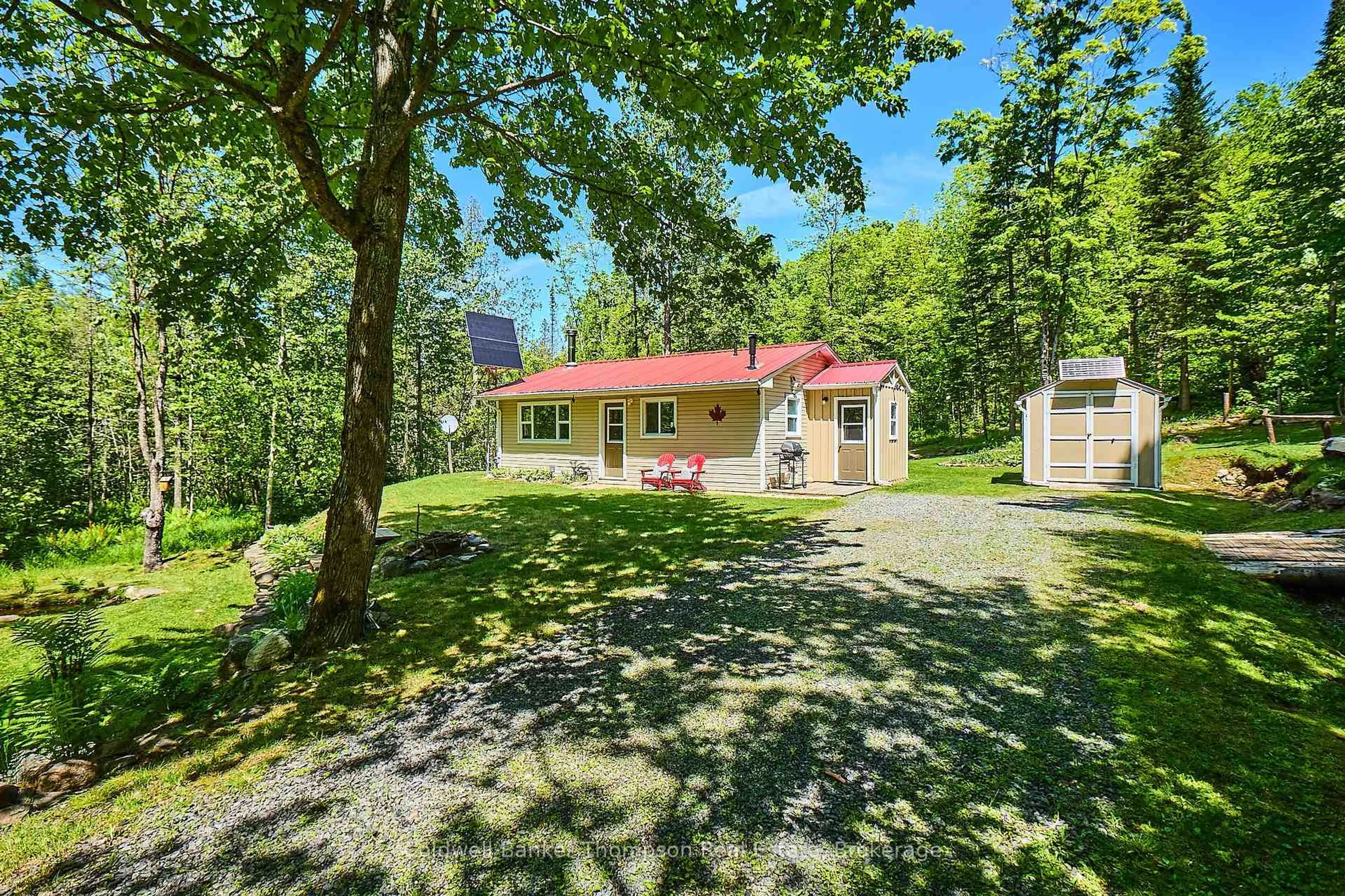 A pic from outside/outdoor area/front of a property/back of a property/a pic from drone, unknown for 1022 Upper Walker Lake Rd, Lake of Bays Ontario P1H 2J6