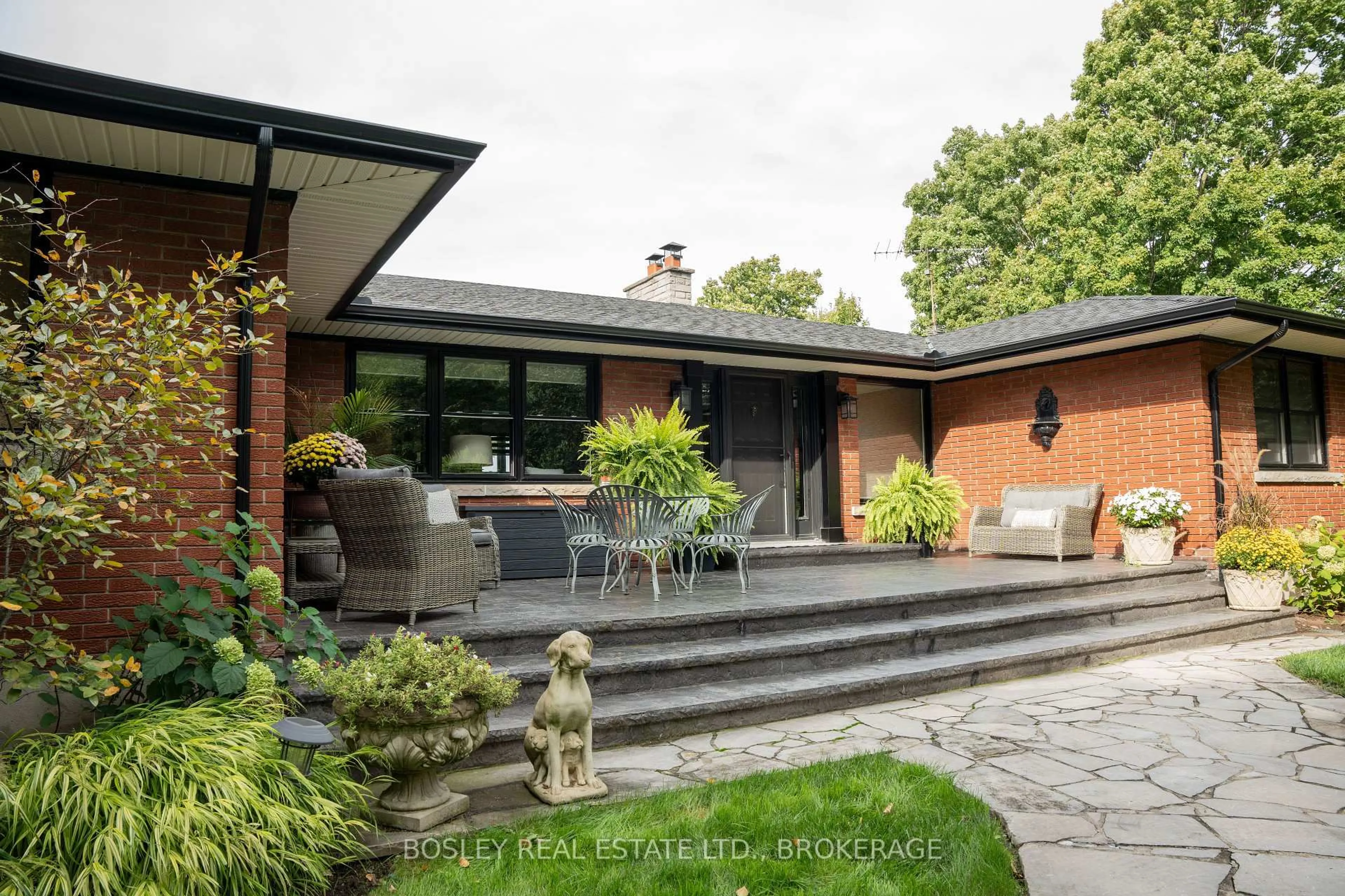 Home with brick exterior material, street for 14796 Niagara River Pkwy, Niagara-on-the-Lake Ontario L0S 1J0