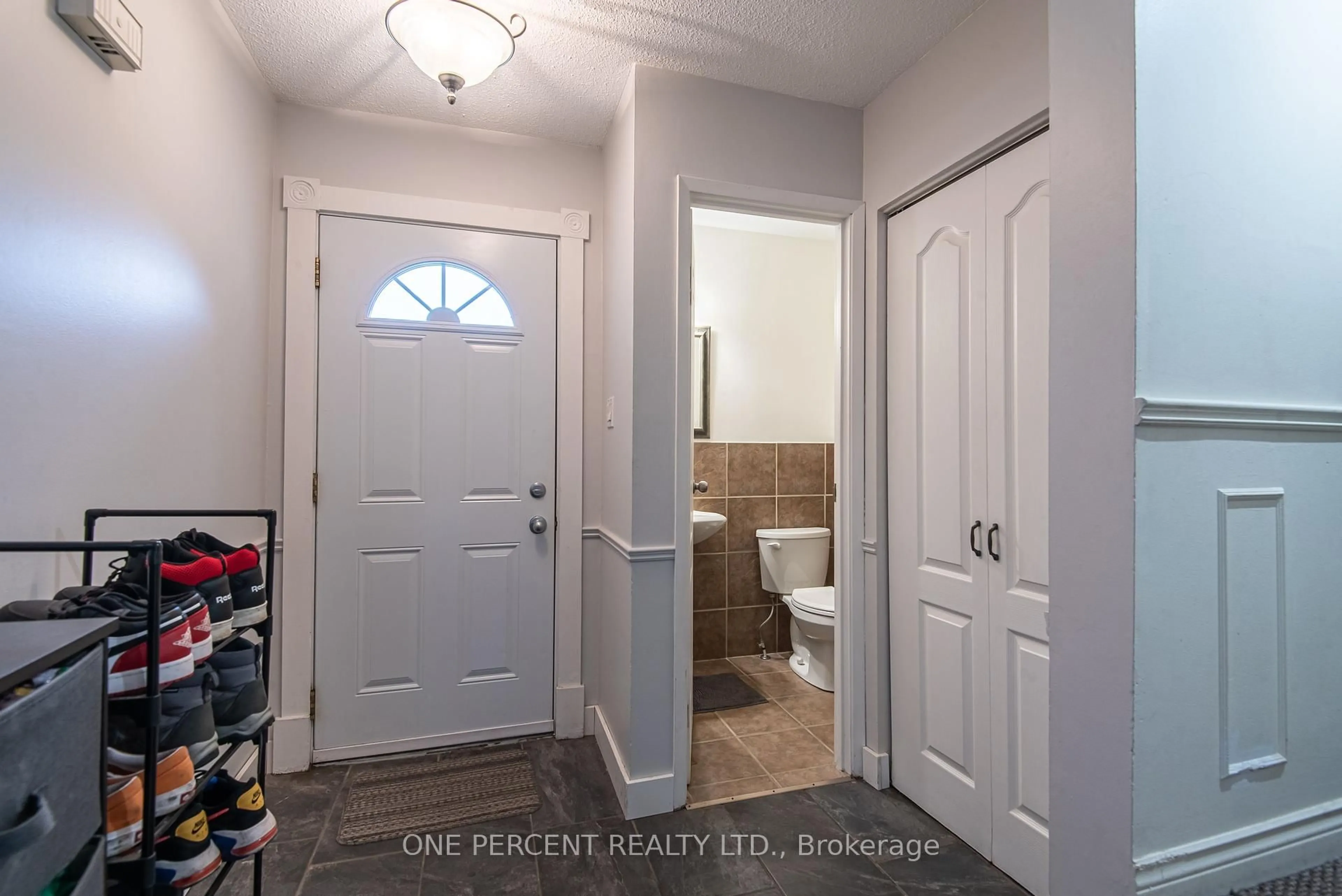 Indoor entryway for 31 Greengate Rd #230, Guelph Ontario N1H 6R3
