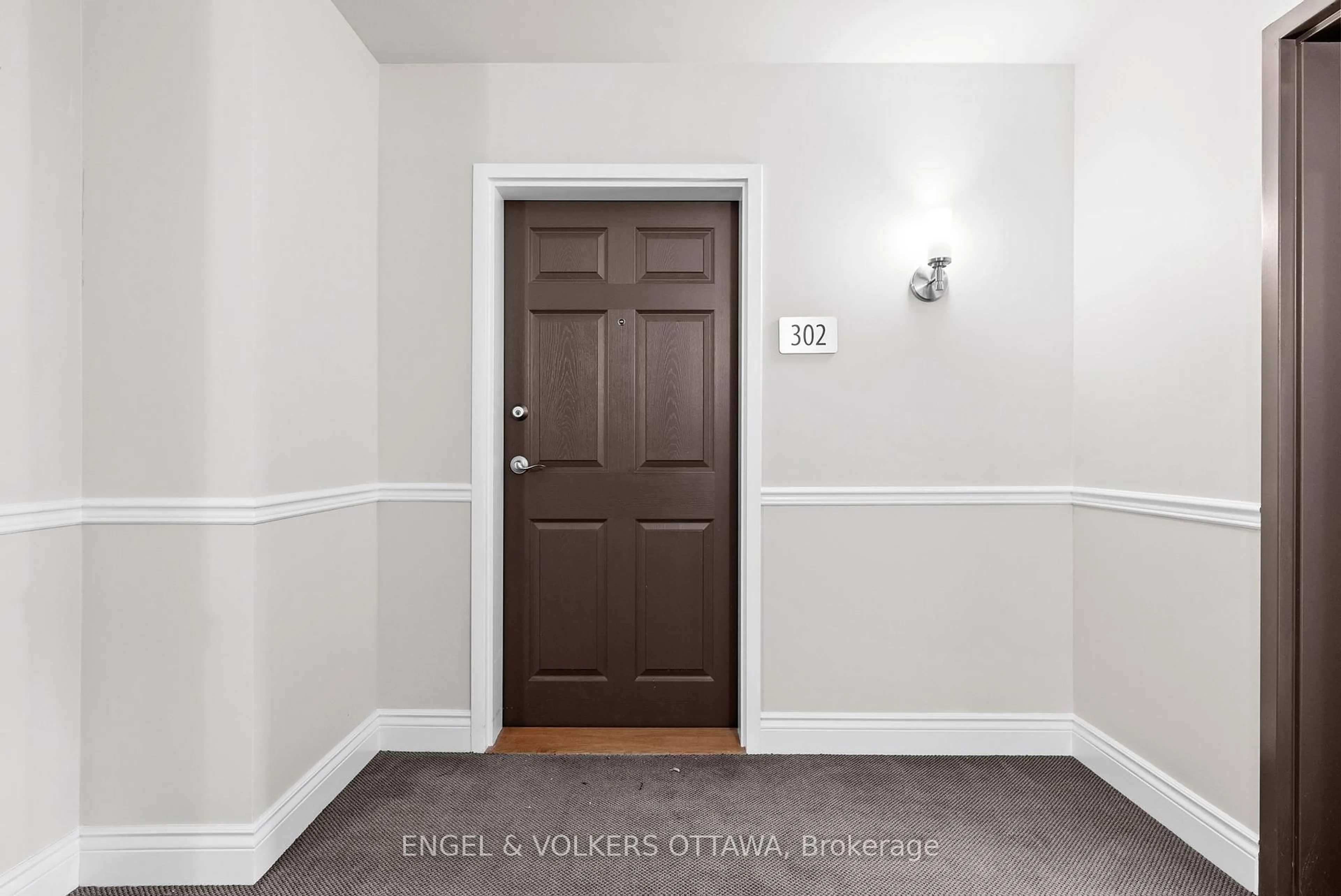 Indoor entryway for 180 Guelph Private #302, Kanata Ontario K2T 0J6