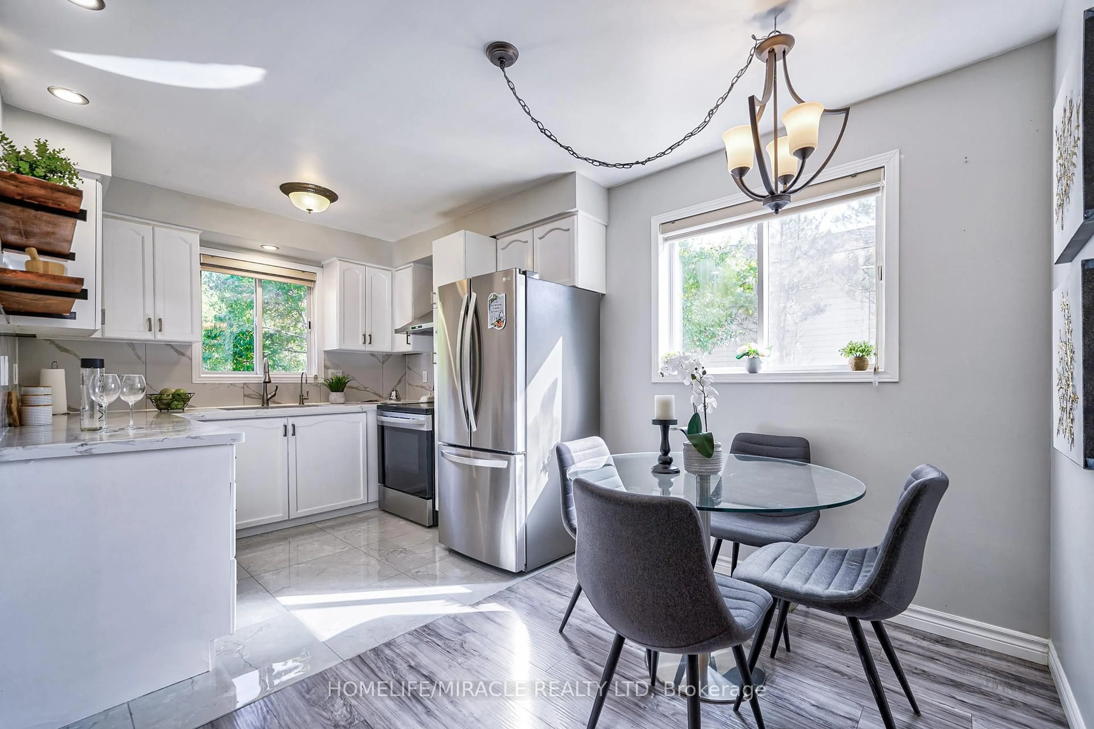 Open concept kitchen, ceramic/tile floor for 131 Poplar Dr, Cambridge Ontario N3C 4B2