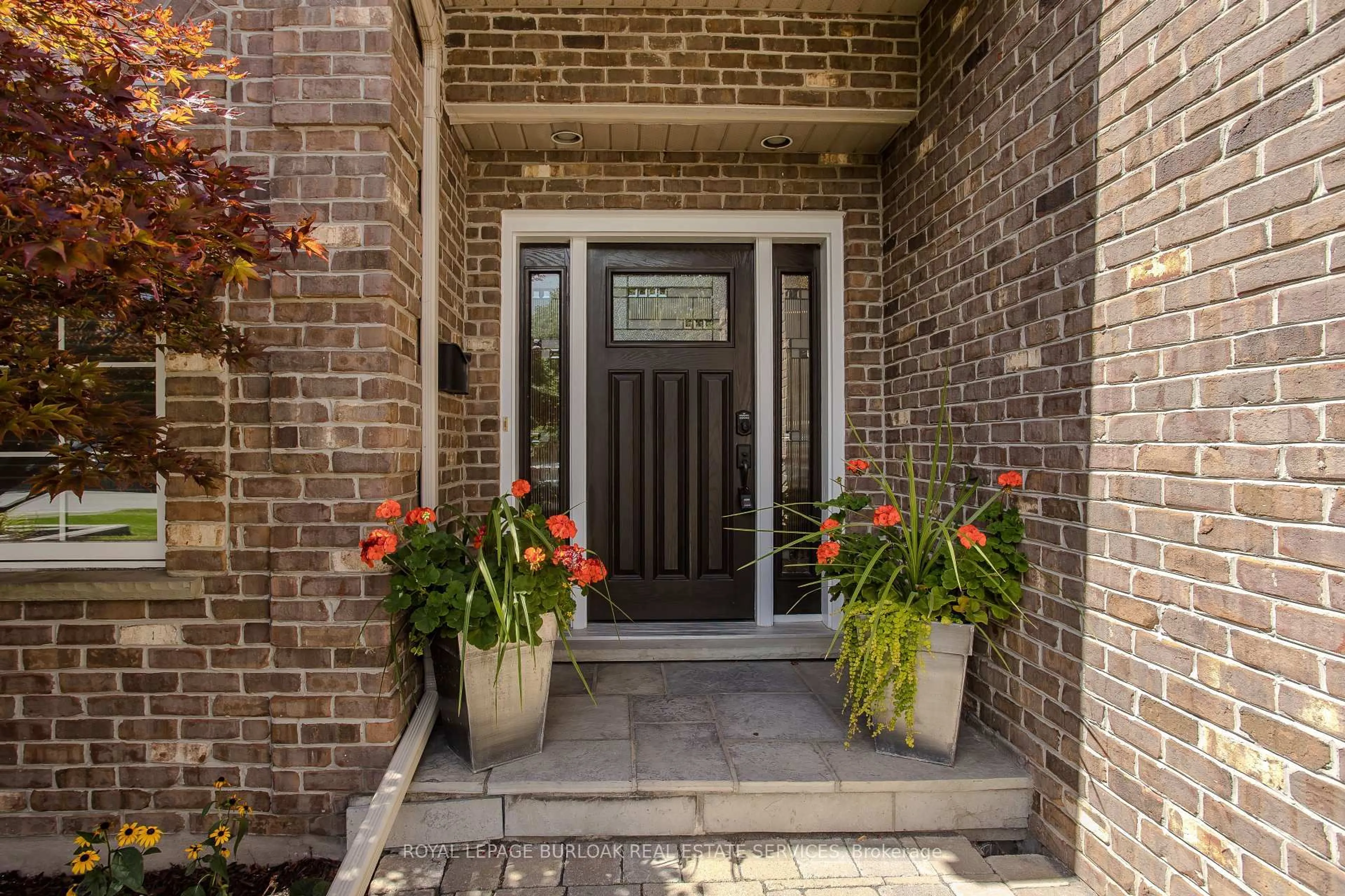 Indoor entryway for 56 Farris Ave, St. Catharines Ontario L2S 3W6