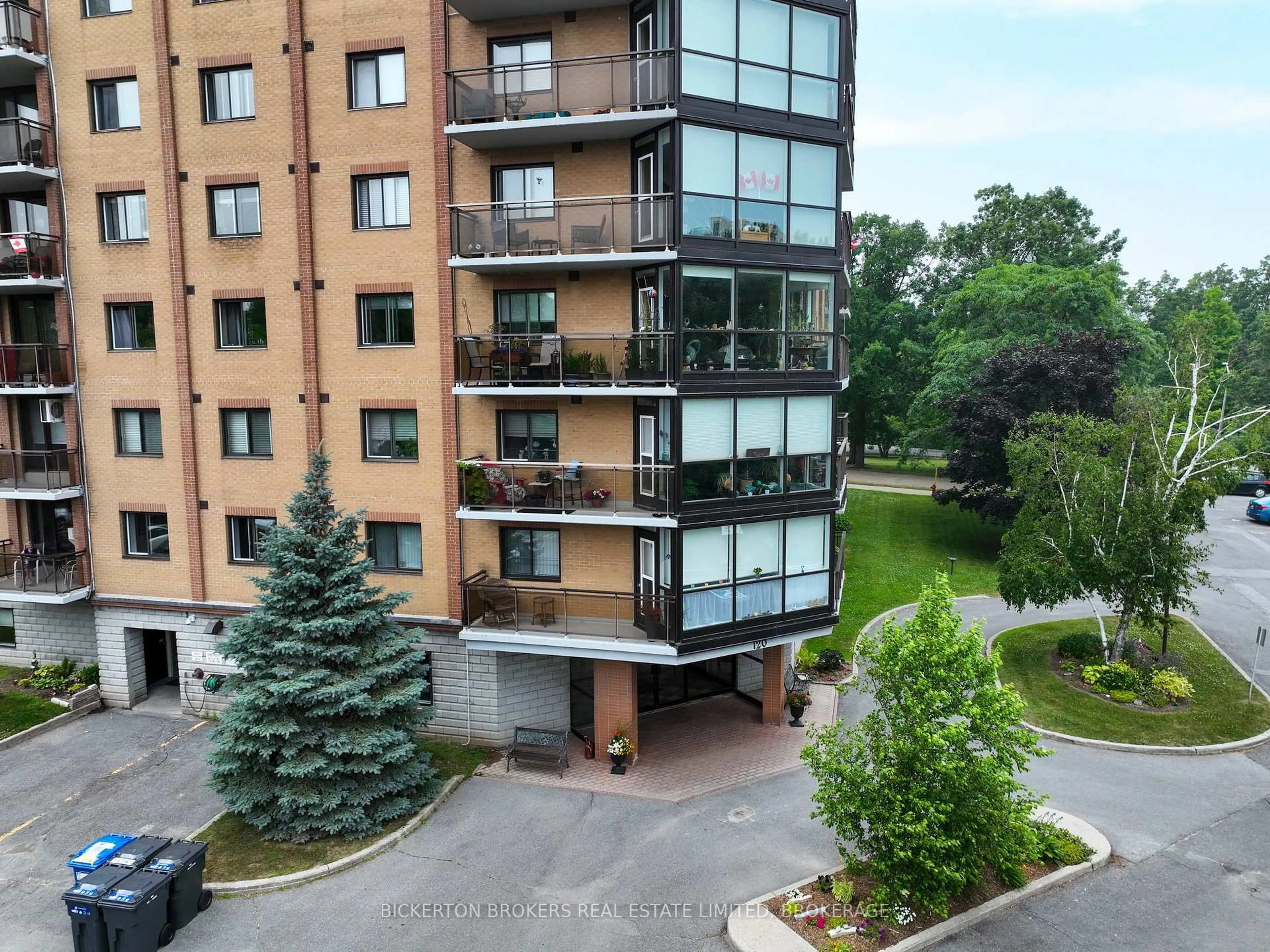 A pic from outside/outdoor area/front of a property/back of a property/a pic from drone, city buildings view from balcony for 120 Barrett Crt #602, Kingston Ontario K7L 5H6