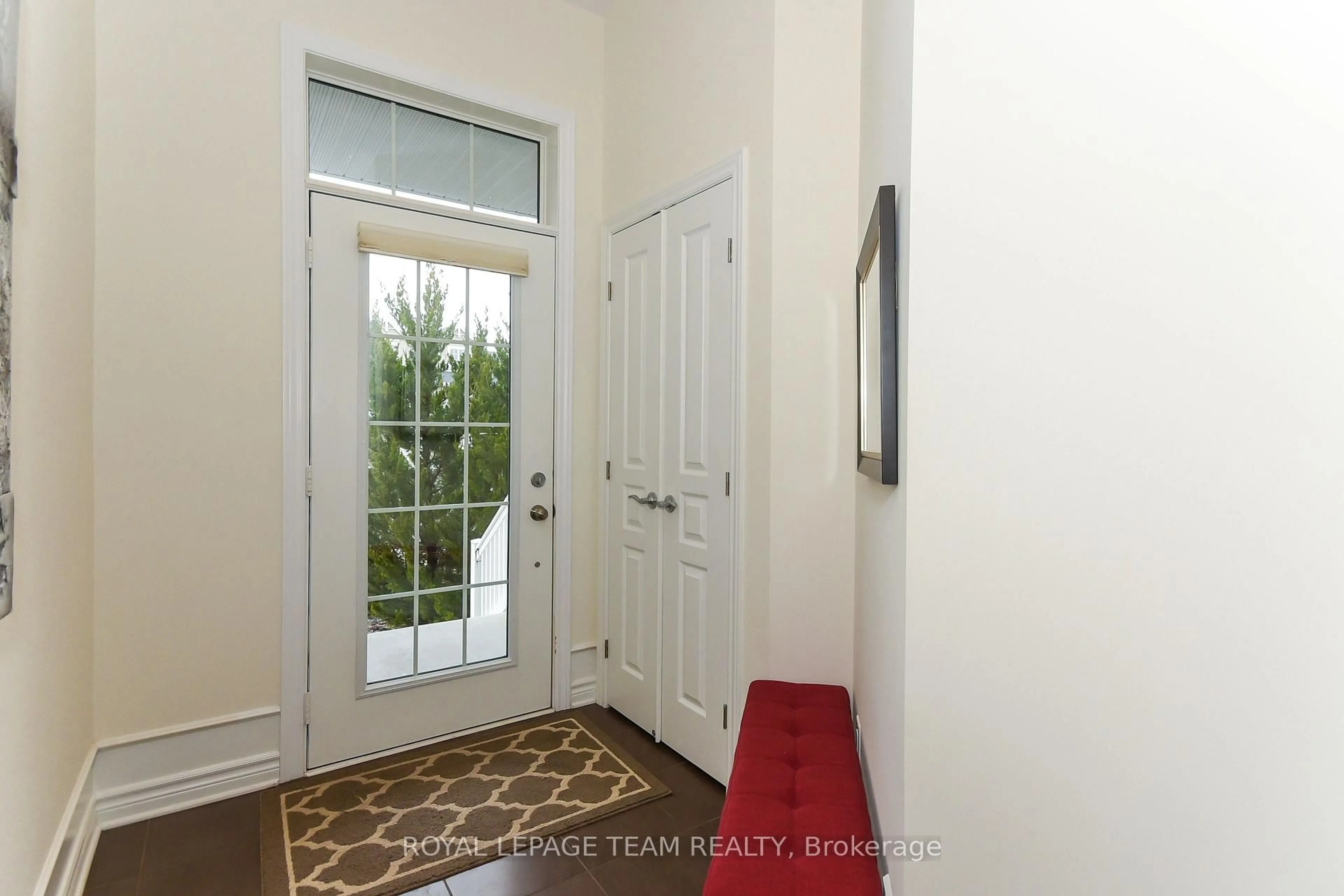 Indoor entryway for 181 Oxford St, North Grenville Ontario K0G 1J0