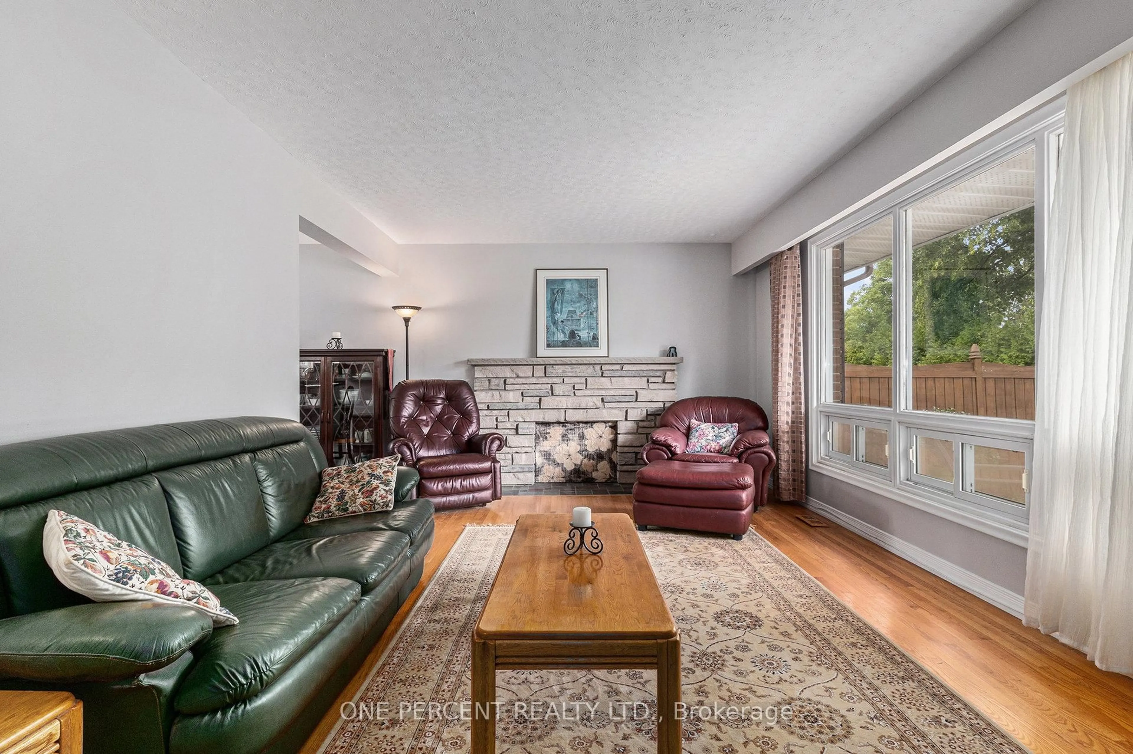 Living room with furniture, unknown for 2563 Egan Rd, Ottawa Ontario K1V 8M9