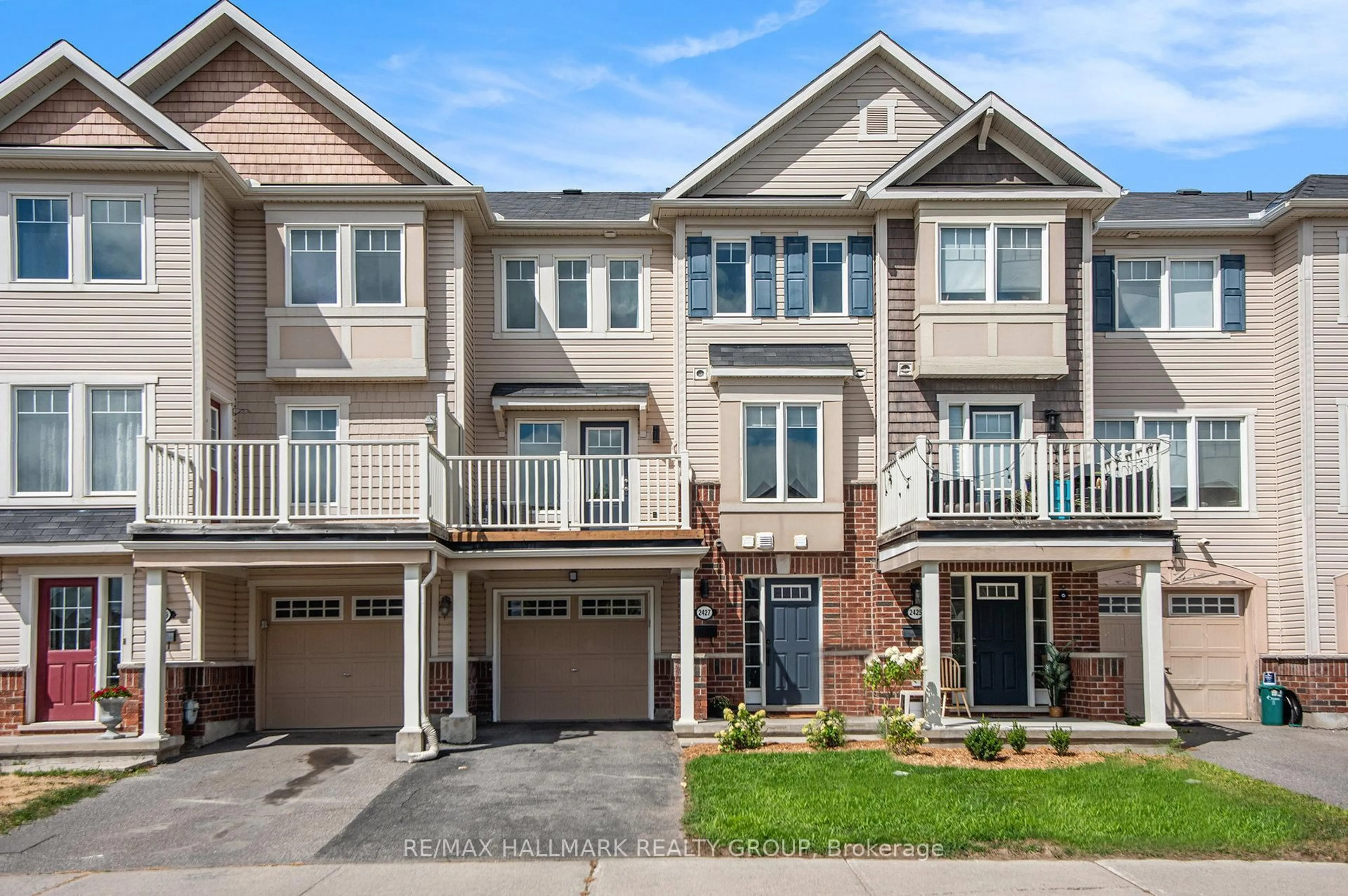 Unknown for 2427 Nutgrove Ave, Ottawa Ontario K2J 0X4