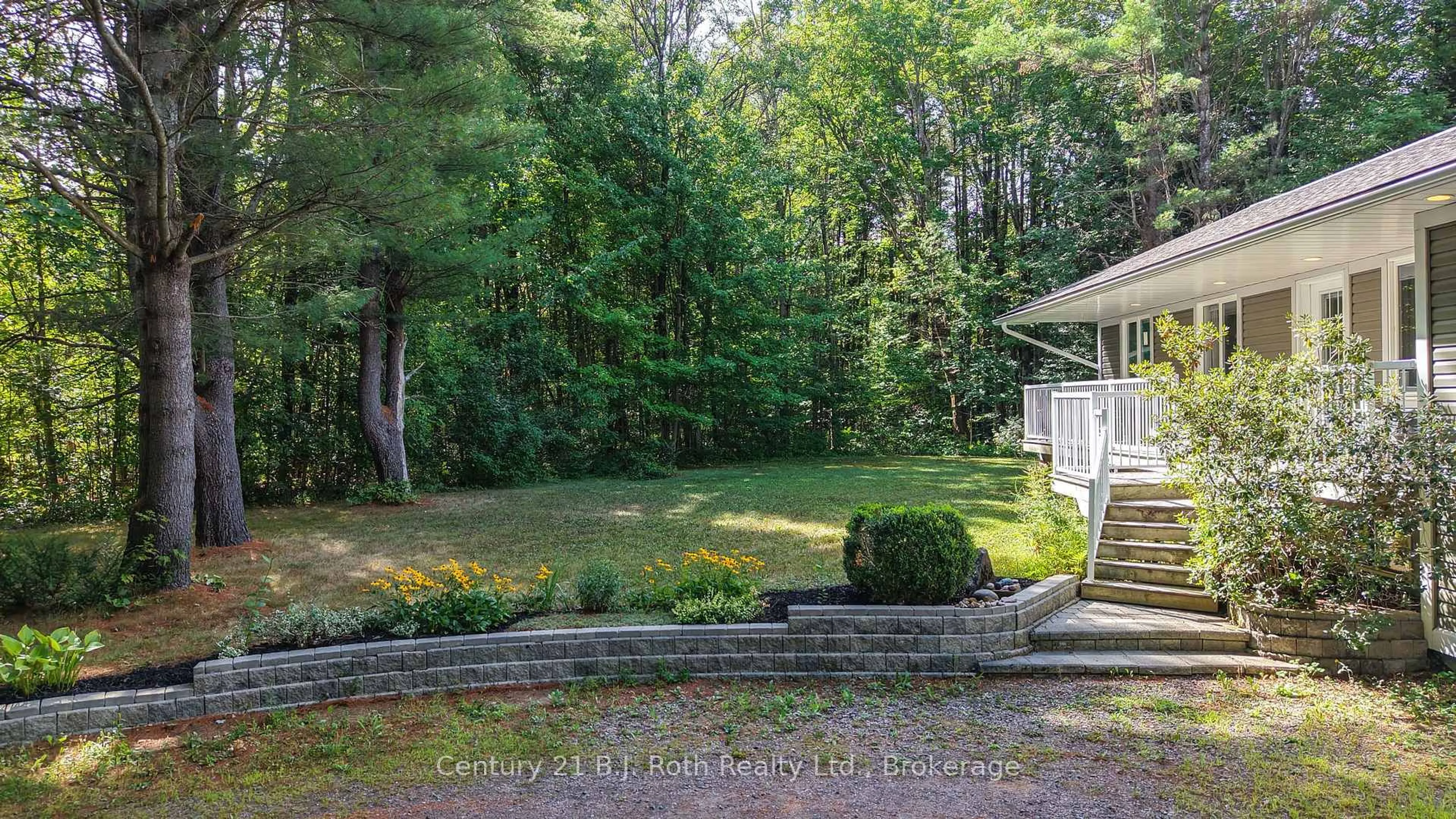 Patio, forest/trees view for 2289 Southwood Rd, Gravenhurst Ontario P0E 1G0