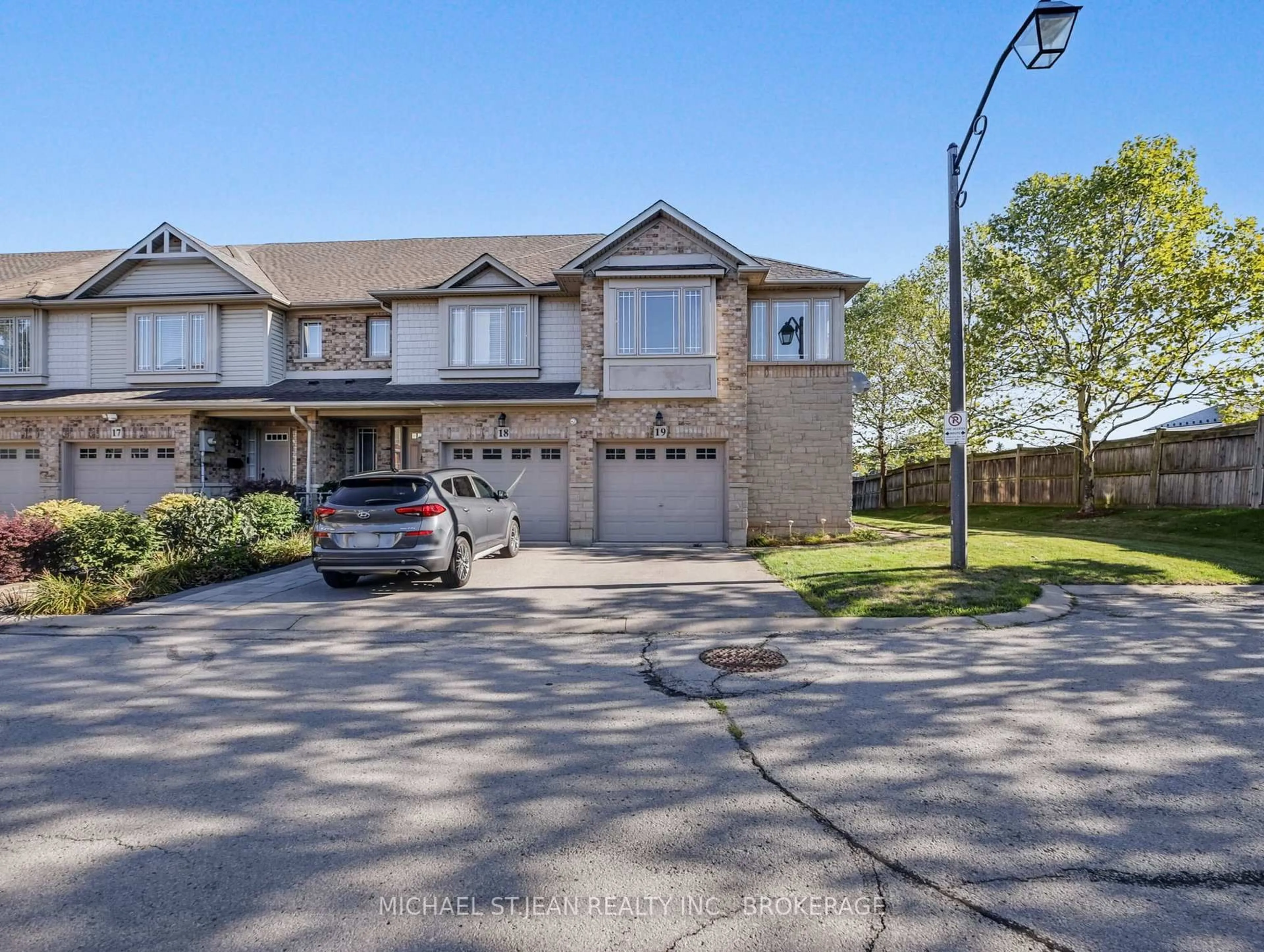 Home with brick exterior material, street for 242 Upper Mount Albion Rd #19, Hamilton Ontario L8J 0B1