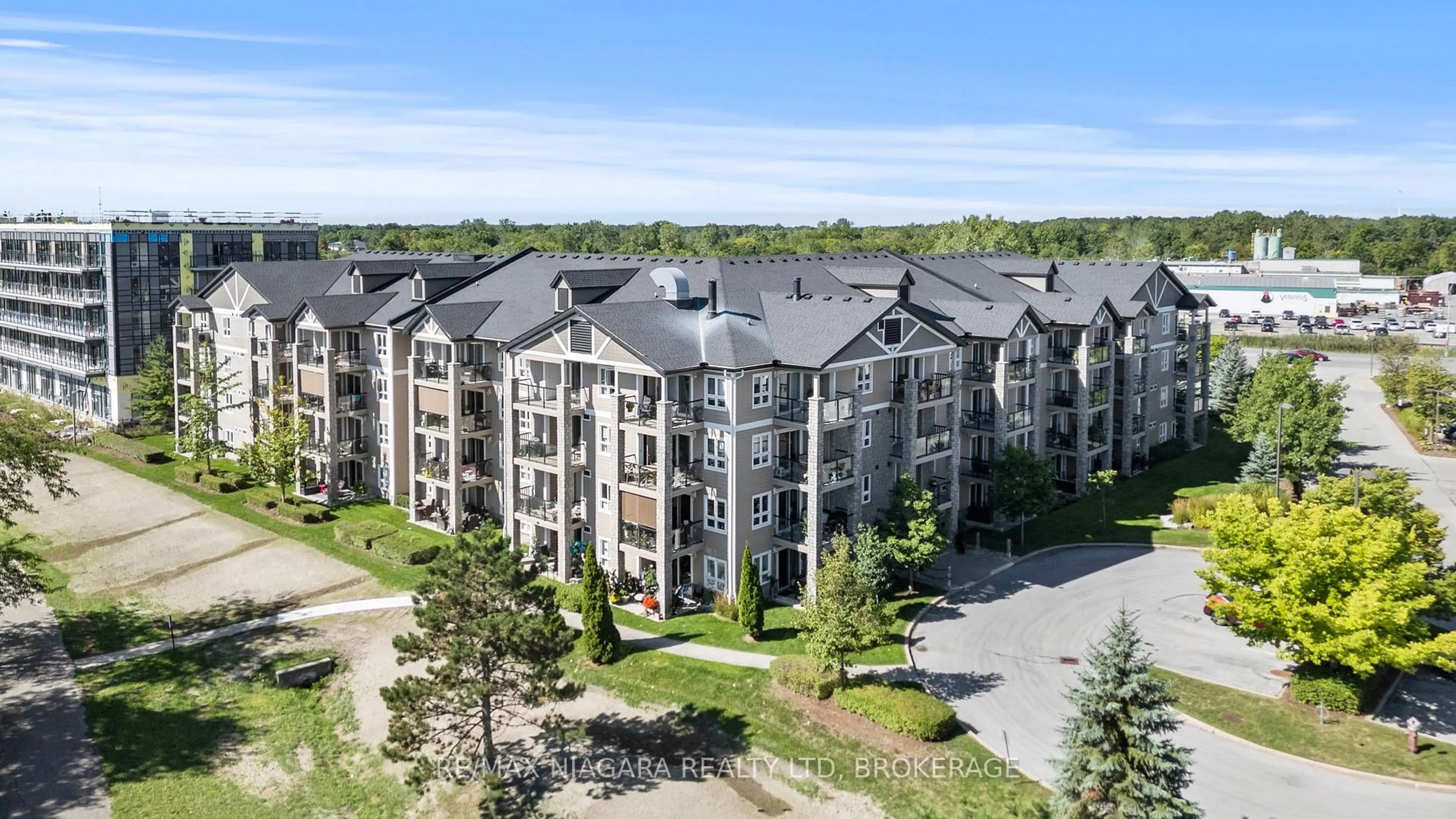 A pic from outside/outdoor area/front of a property/back of a property/a pic from drone, unknown for 330 PRINCE CHARLES Dr #1304, Welland Ontario L3C 7B3
