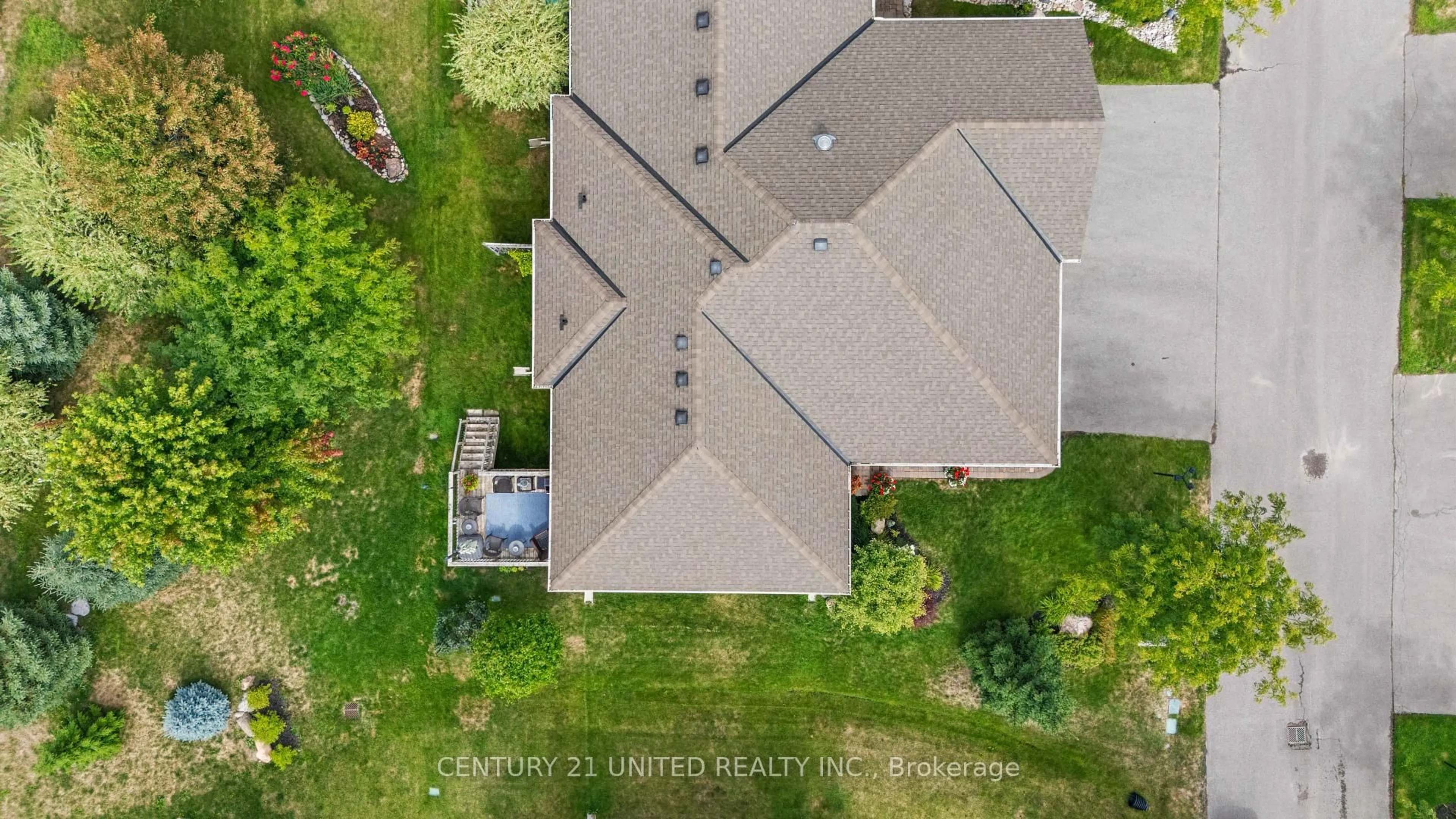 A pic from outside/outdoor area/front of a property/back of a property/a pic from drone, unknown for 301 Carnegie Ave #160, Peterborough Ontario K9L 0E9