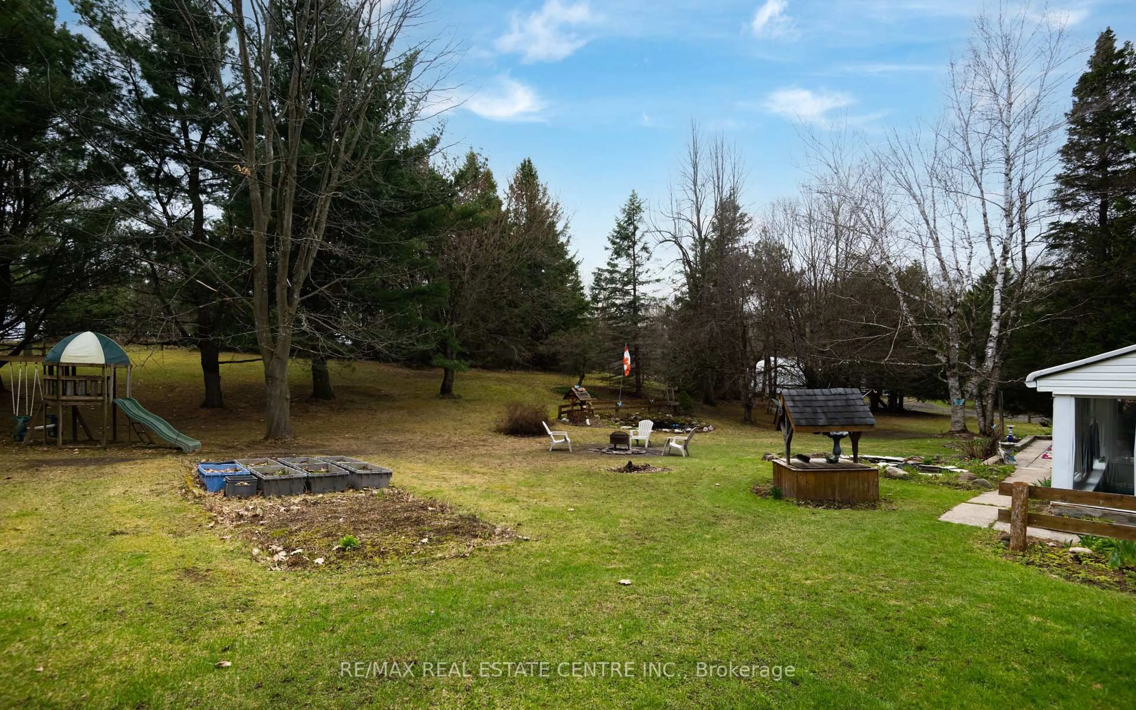 A pic from outside/outdoor area/front of a property/back of a property/a pic from drone, forest/trees view for 506086 Highway 89 Highway, Mono Ontario L9V 1H7