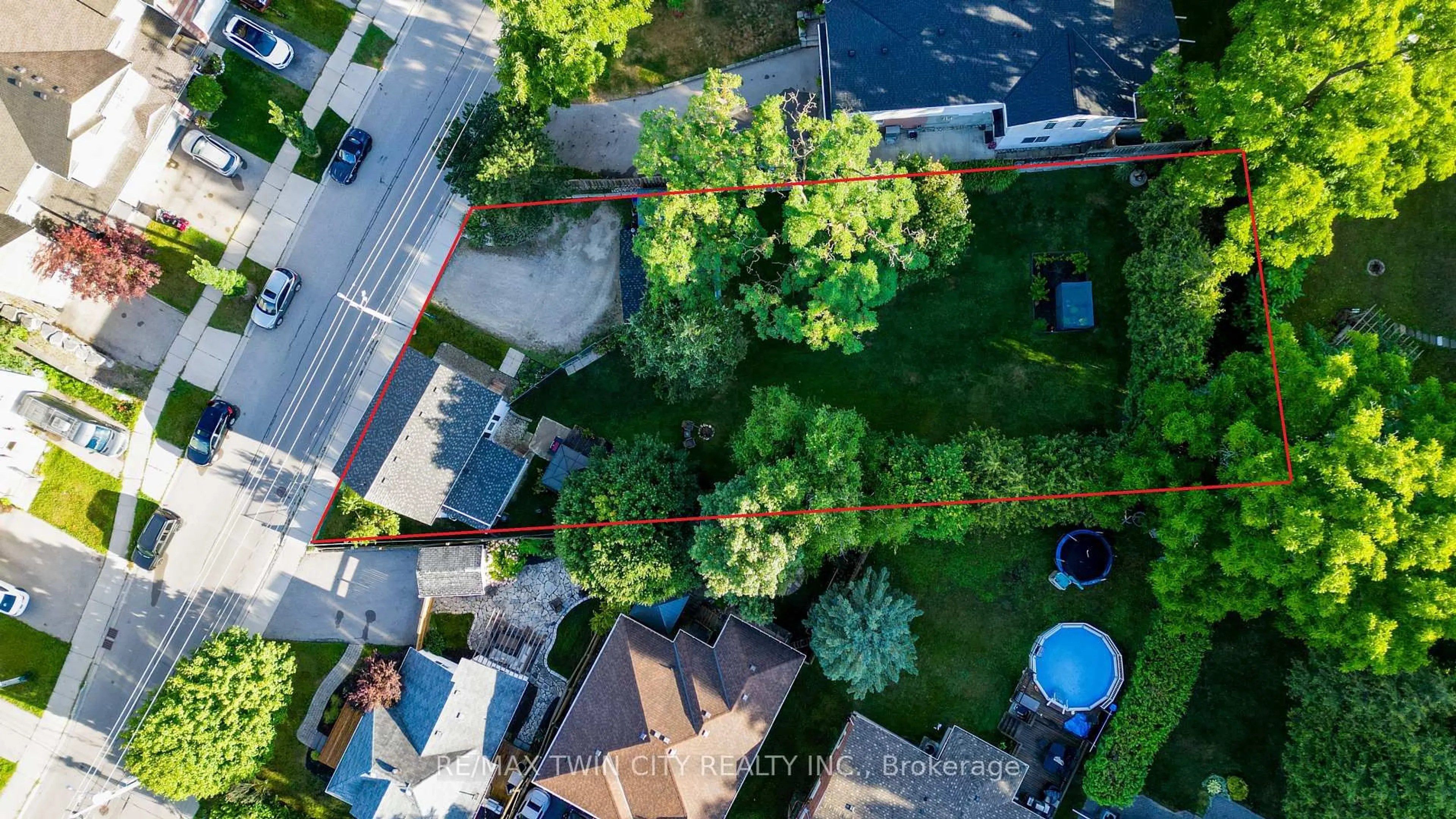 A pic from outside/outdoor area/front of a property/back of a property/a pic from drone, street for 64 Woolwich St, Kitchener Ontario N2K 1S3