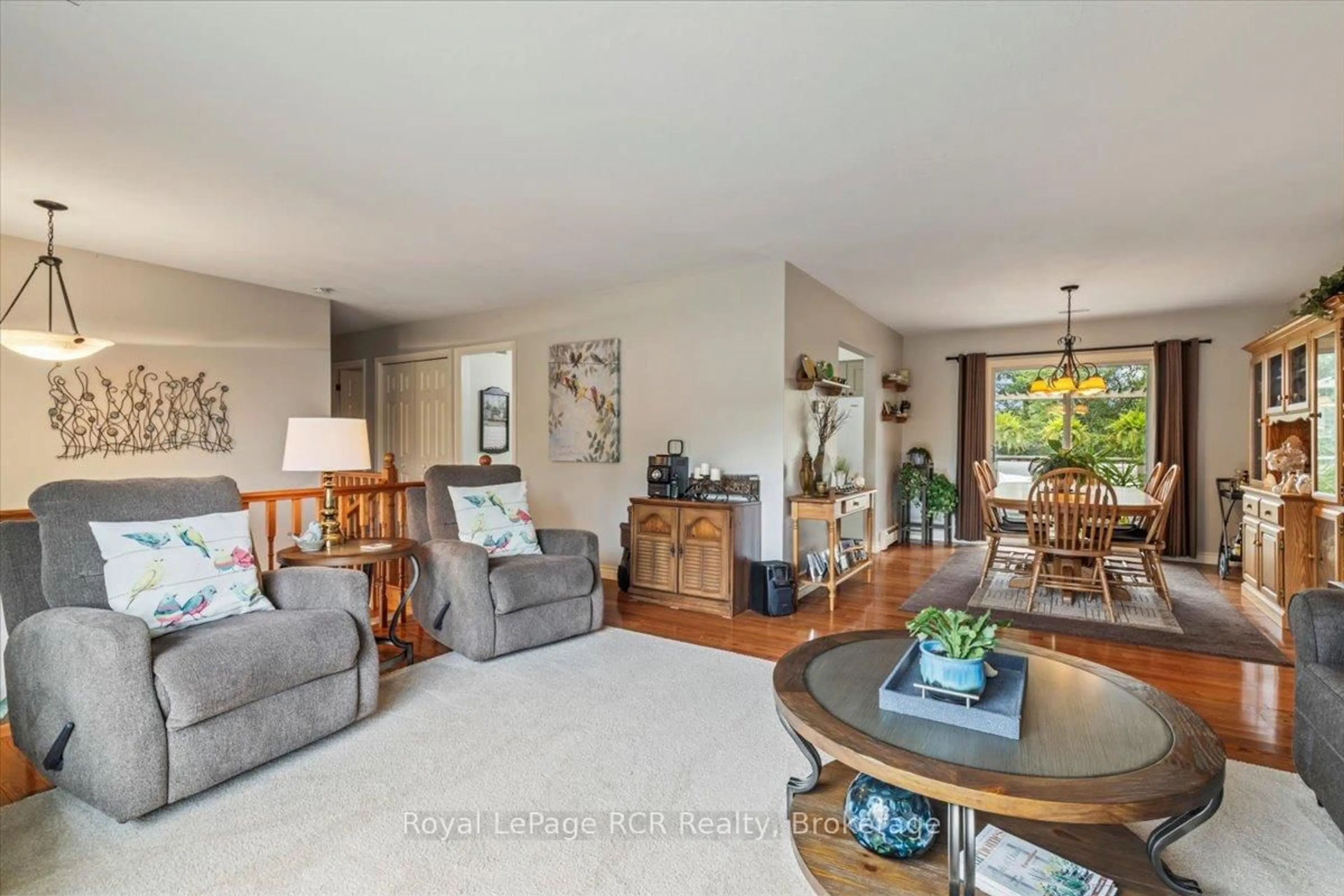 Living room with furniture, unknown for 598 19th Ave, Hanover Ontario N4N 3E9