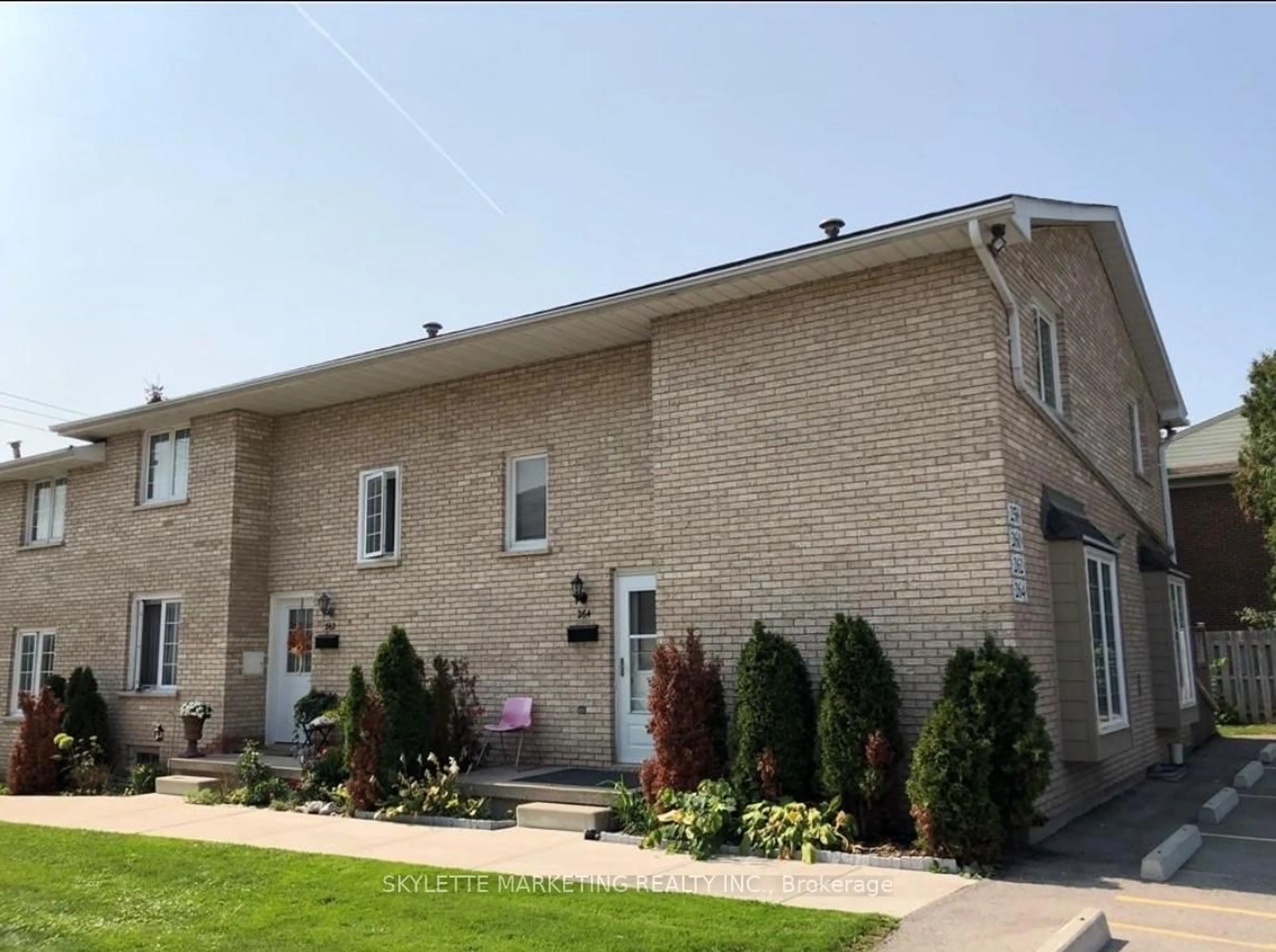 Home with brick exterior material, building for 264 Homestead Cres, London North Ontario N6G 2E5