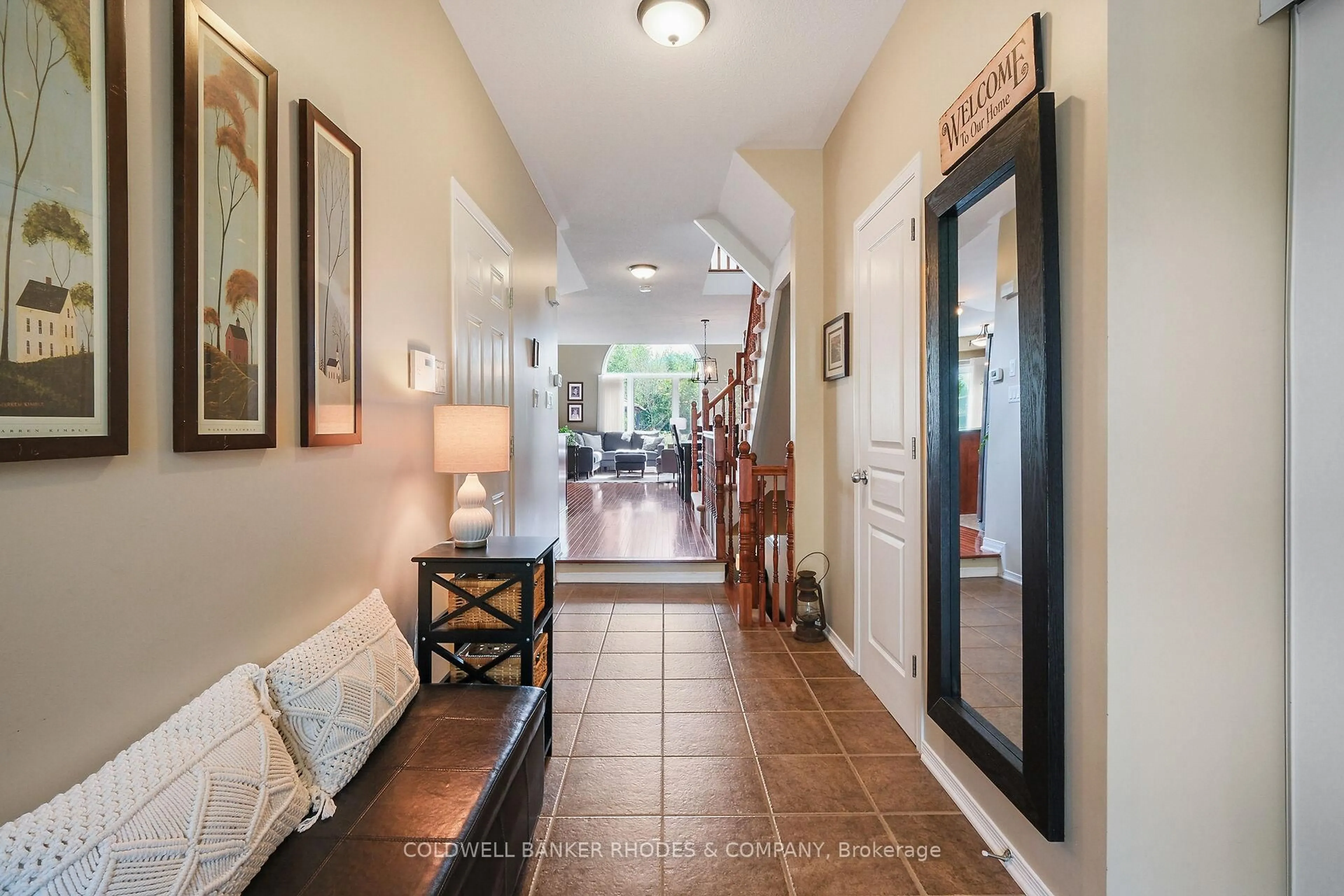 Indoor entryway for 175 Destiny Private, Ottawa Ontario K4A 0K6