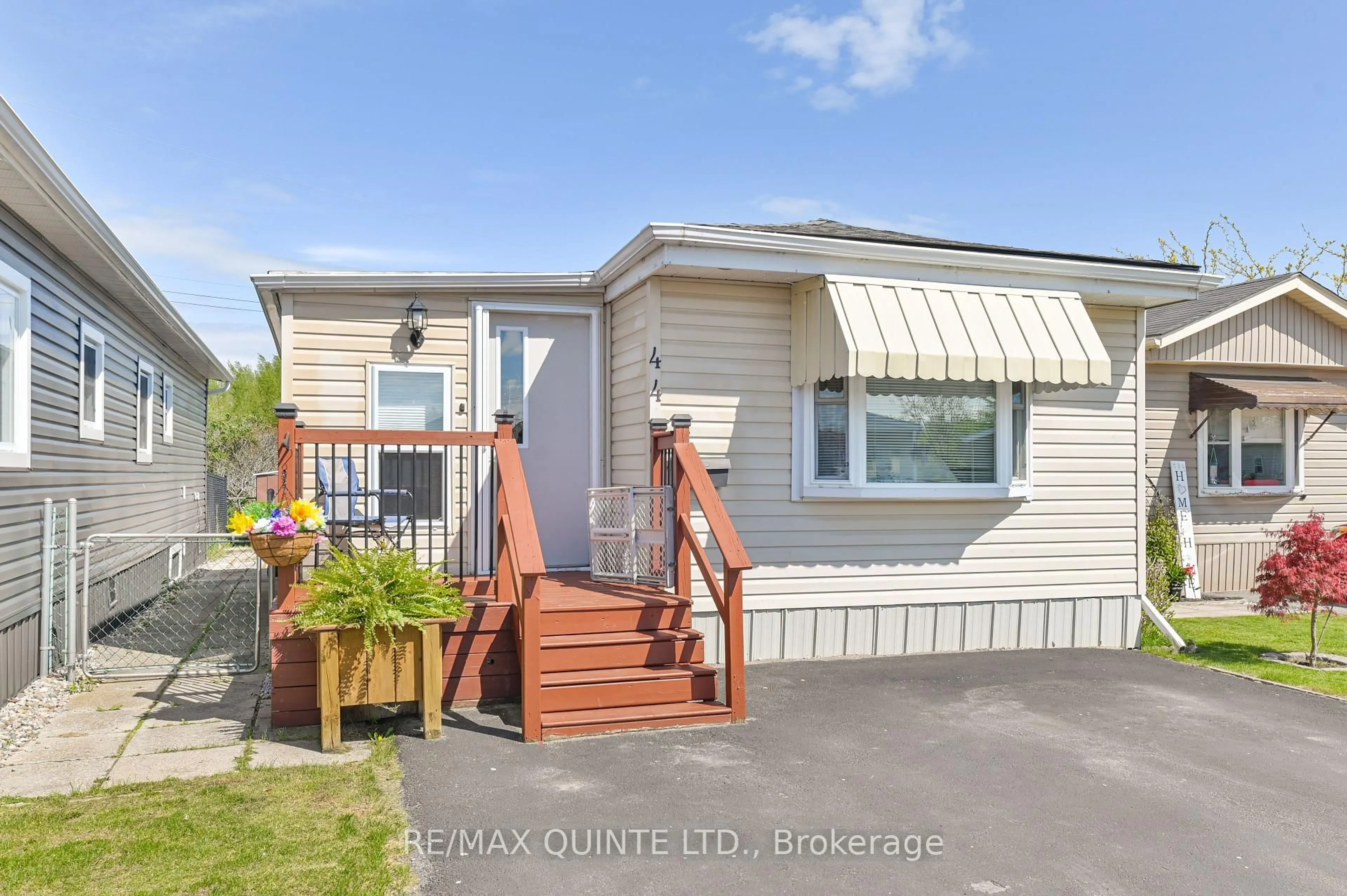 Home with vinyl exterior material, street for 311 Dundas St #44, Quinte West Ontario K8V 1M1