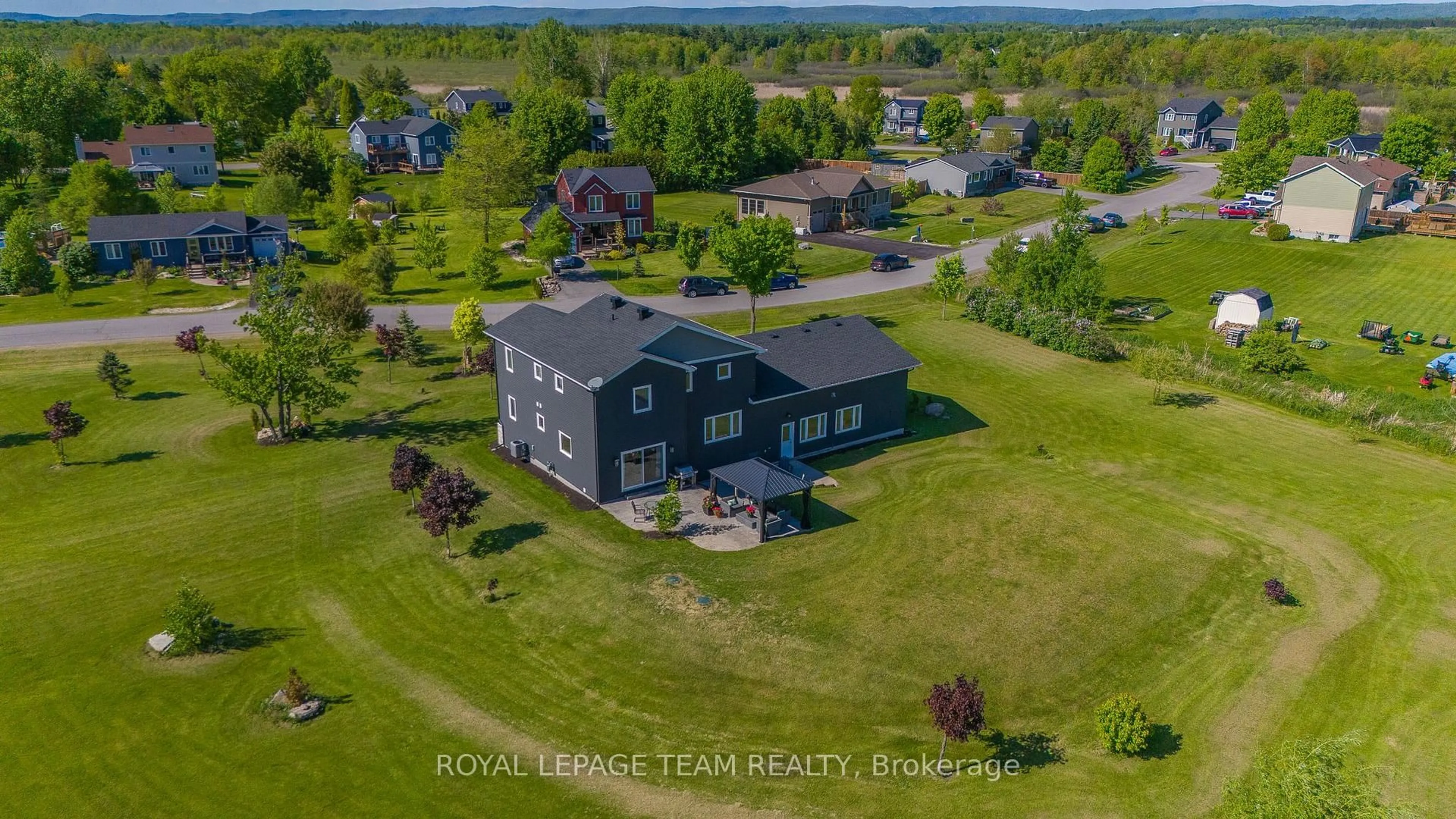 A pic from outside/outdoor area/front of a property/back of a property/a pic from drone, unknown for 126 Grasshopper Lane, Ottawa Ontario K0A 1T0