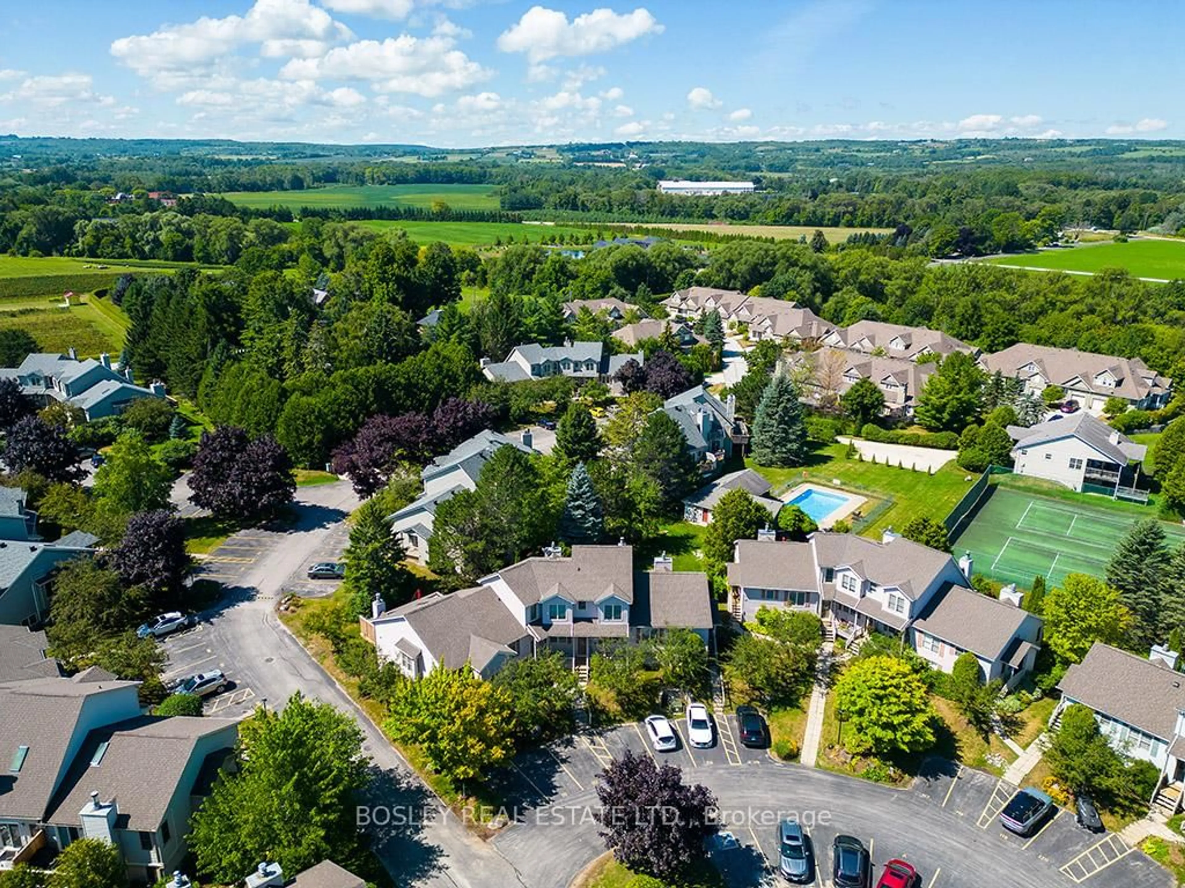 A pic from outside/outdoor area/front of a property/back of a property/a pic from drone, mountain view for 150 Victoria St #113, Blue Mountains Ontario N0H 2P0