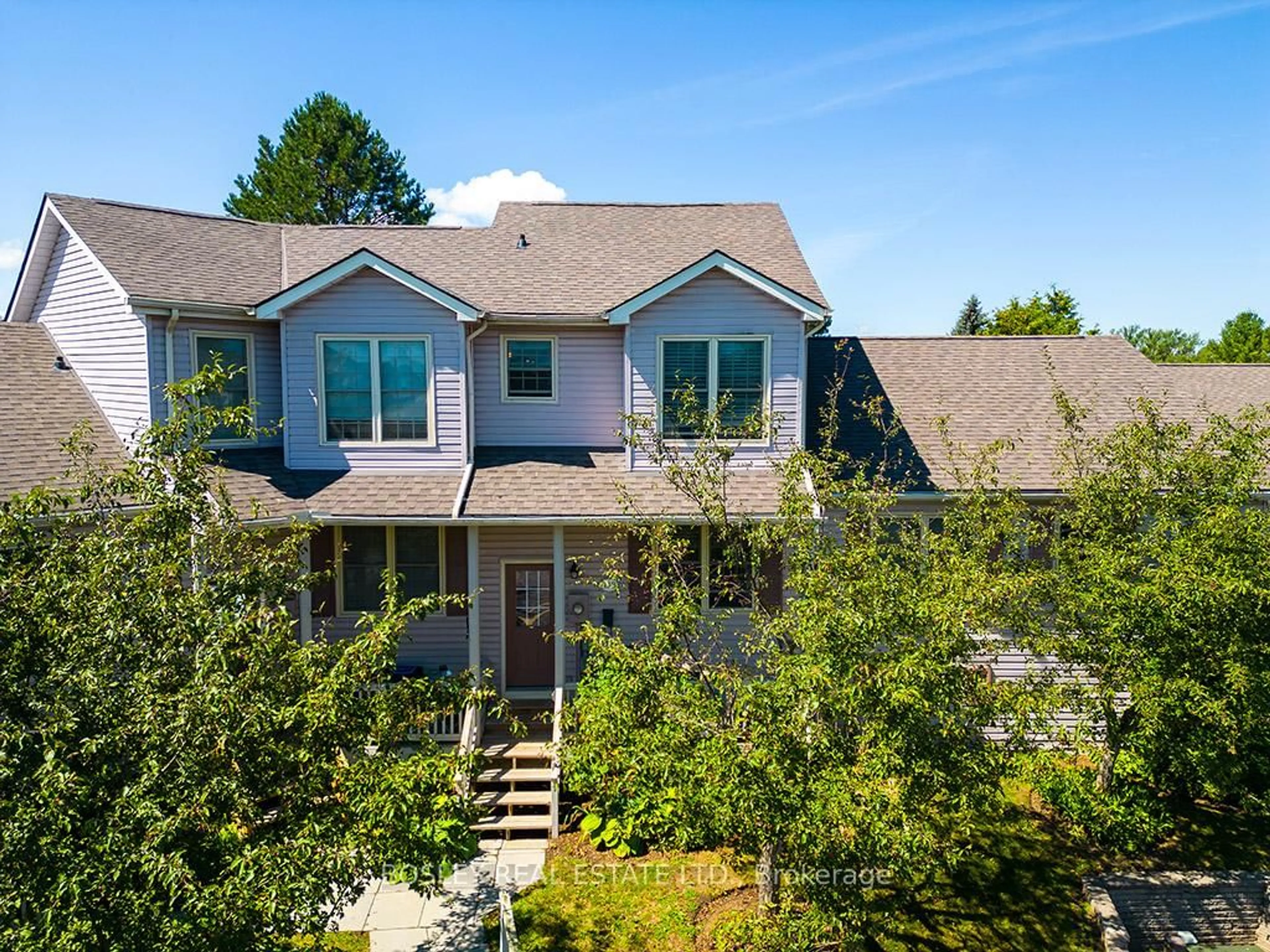A pic from outside/outdoor area/front of a property/back of a property/a pic from drone, unknown for 150 Victoria St #113, Blue Mountains Ontario N0H 2P0