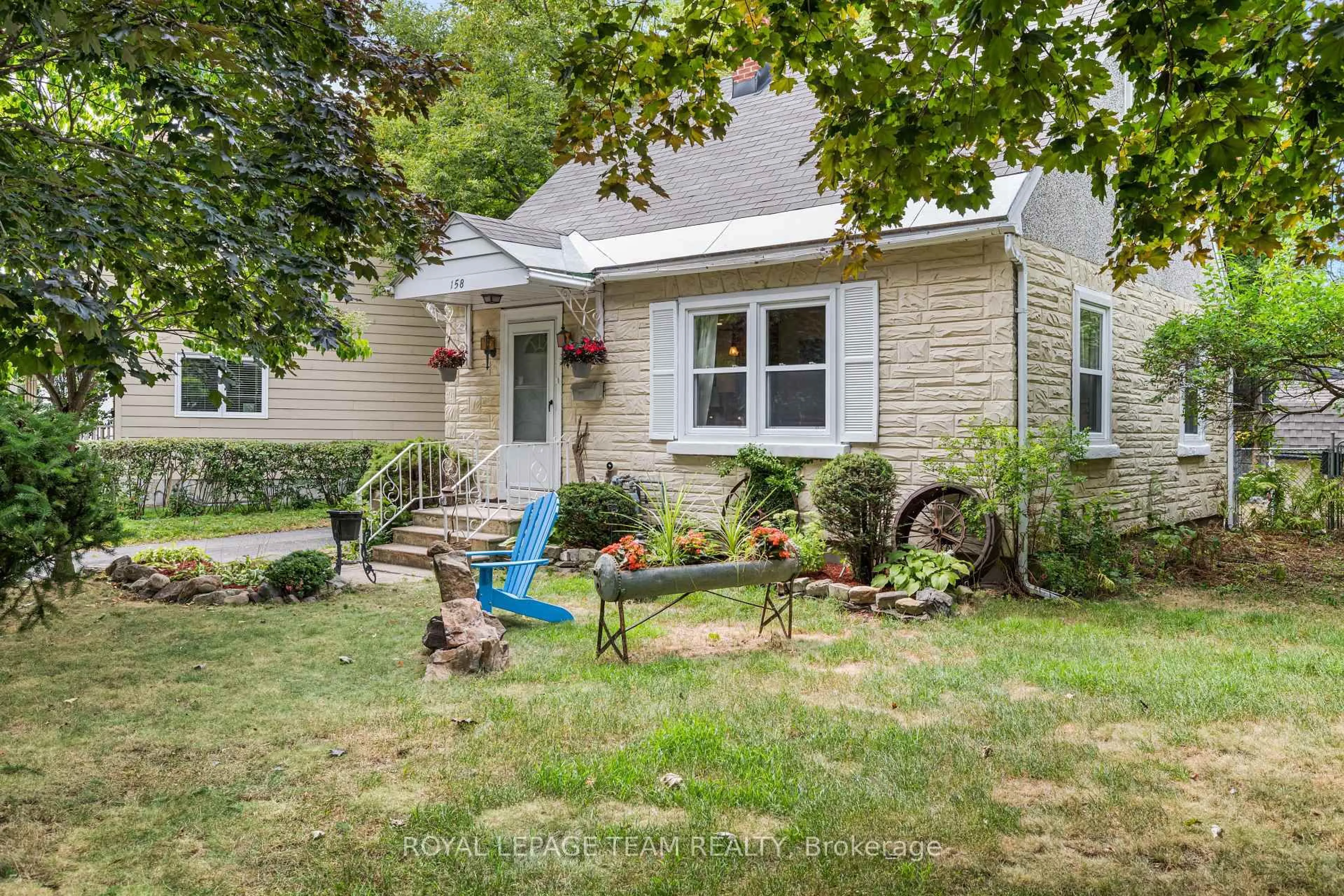 Unknown for 158 Anna Ave, Ottawa Ontario K1Z 7V2