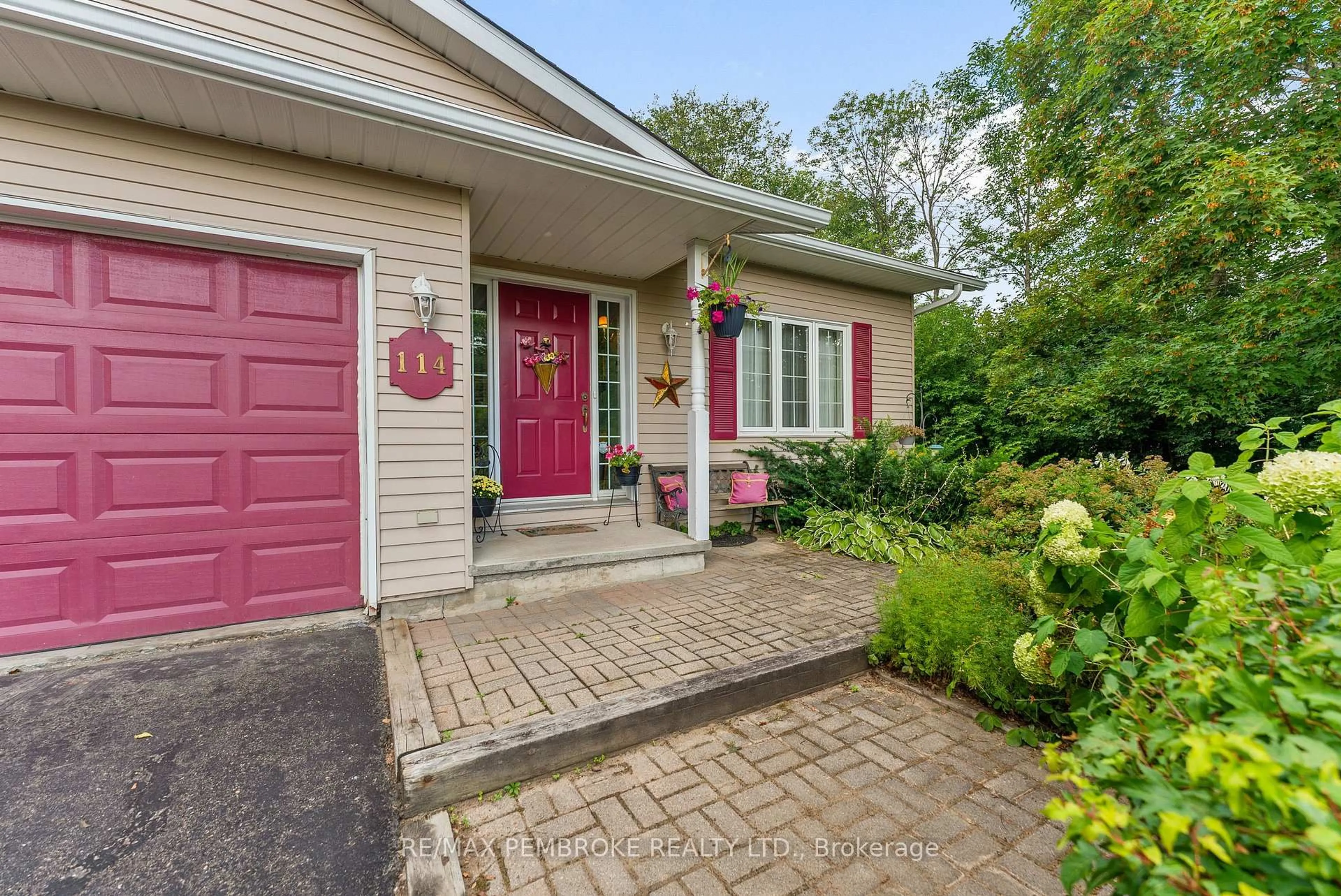 Home with brick exterior material, street for 114 Stoneyfield Rd, Pembroke Ontario K8B 1B7