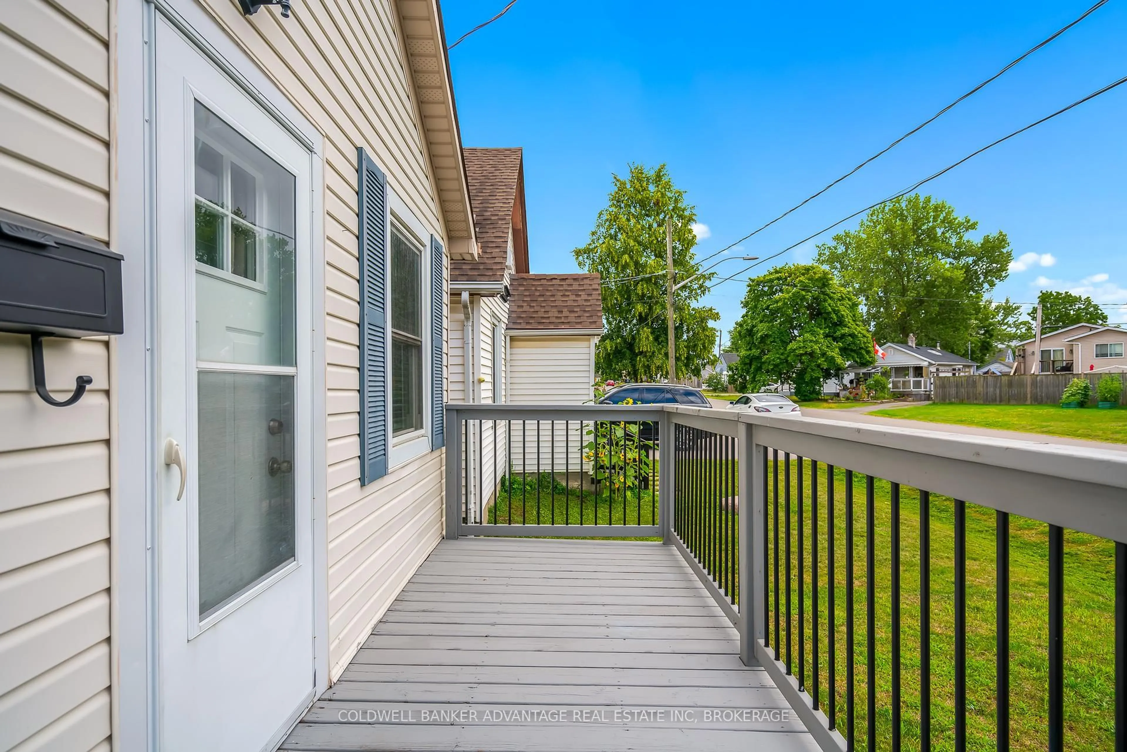 Patio, street for 51 Rosedale Ave, St. Catharines Ontario L2P 1Y6