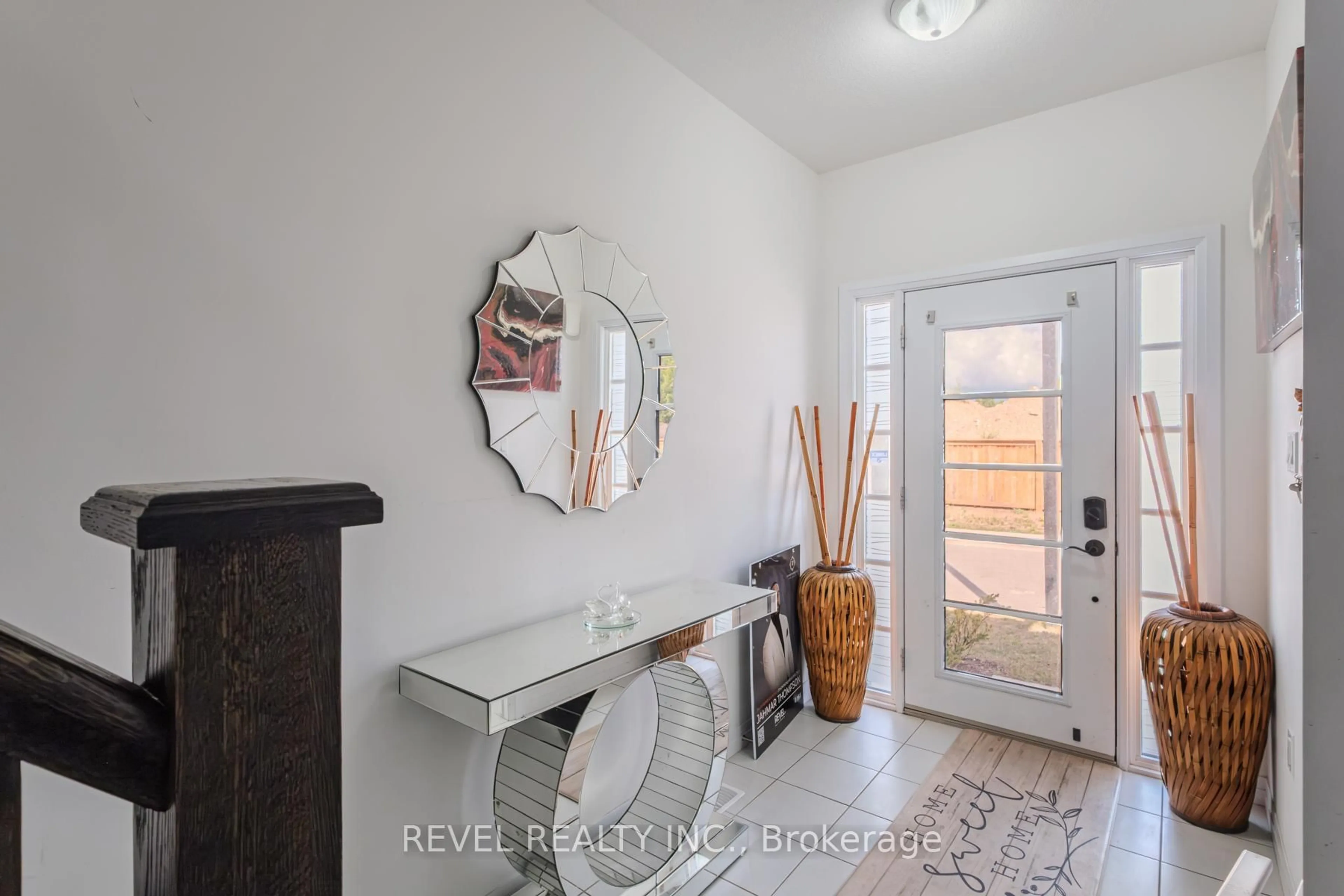 Indoor entryway for 520 Grey St #11, Brantford Ontario N3S 0K1