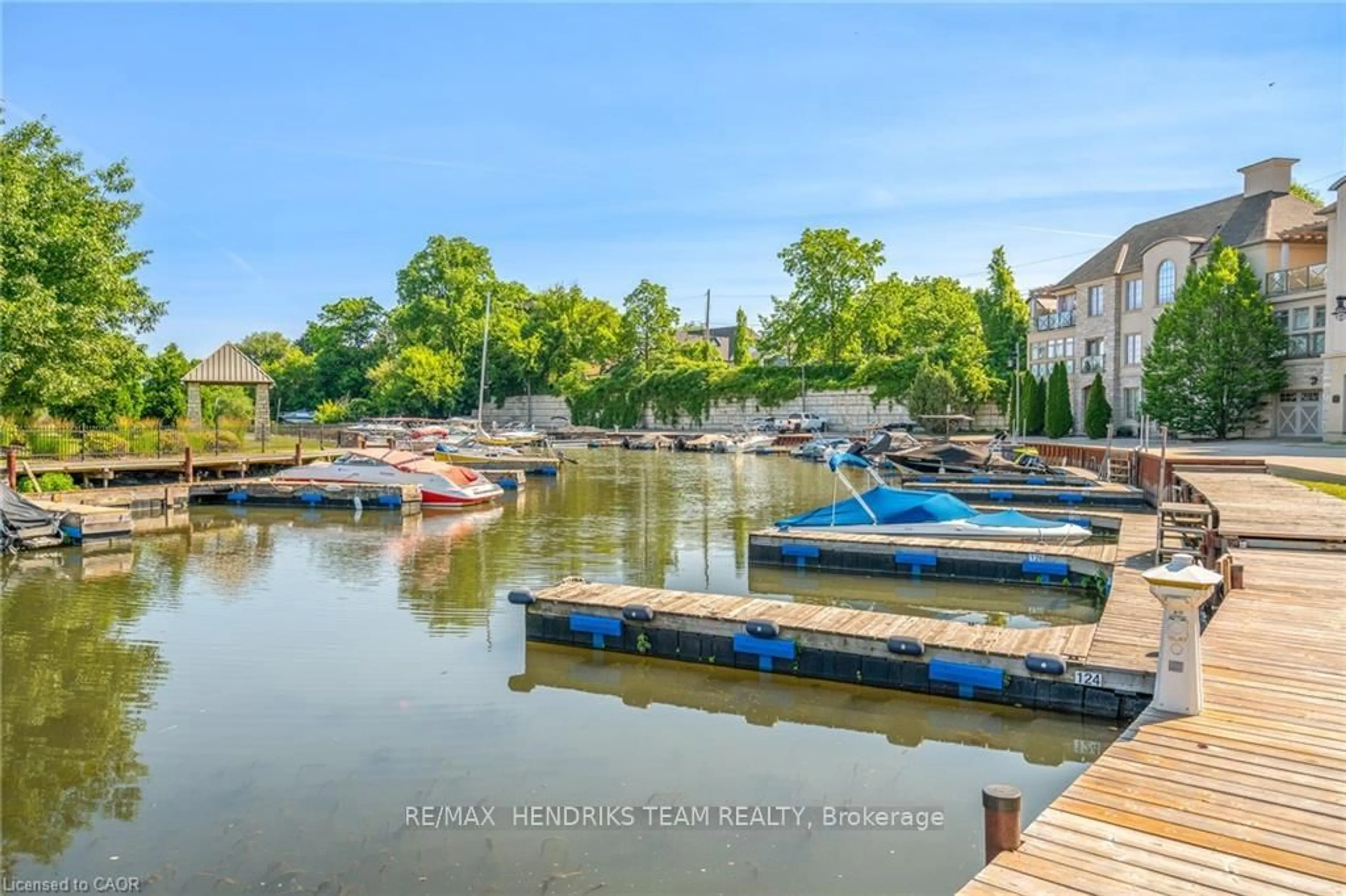 Unknown for 19 Lake St #20, Grimsby Ontario L3M 0C3