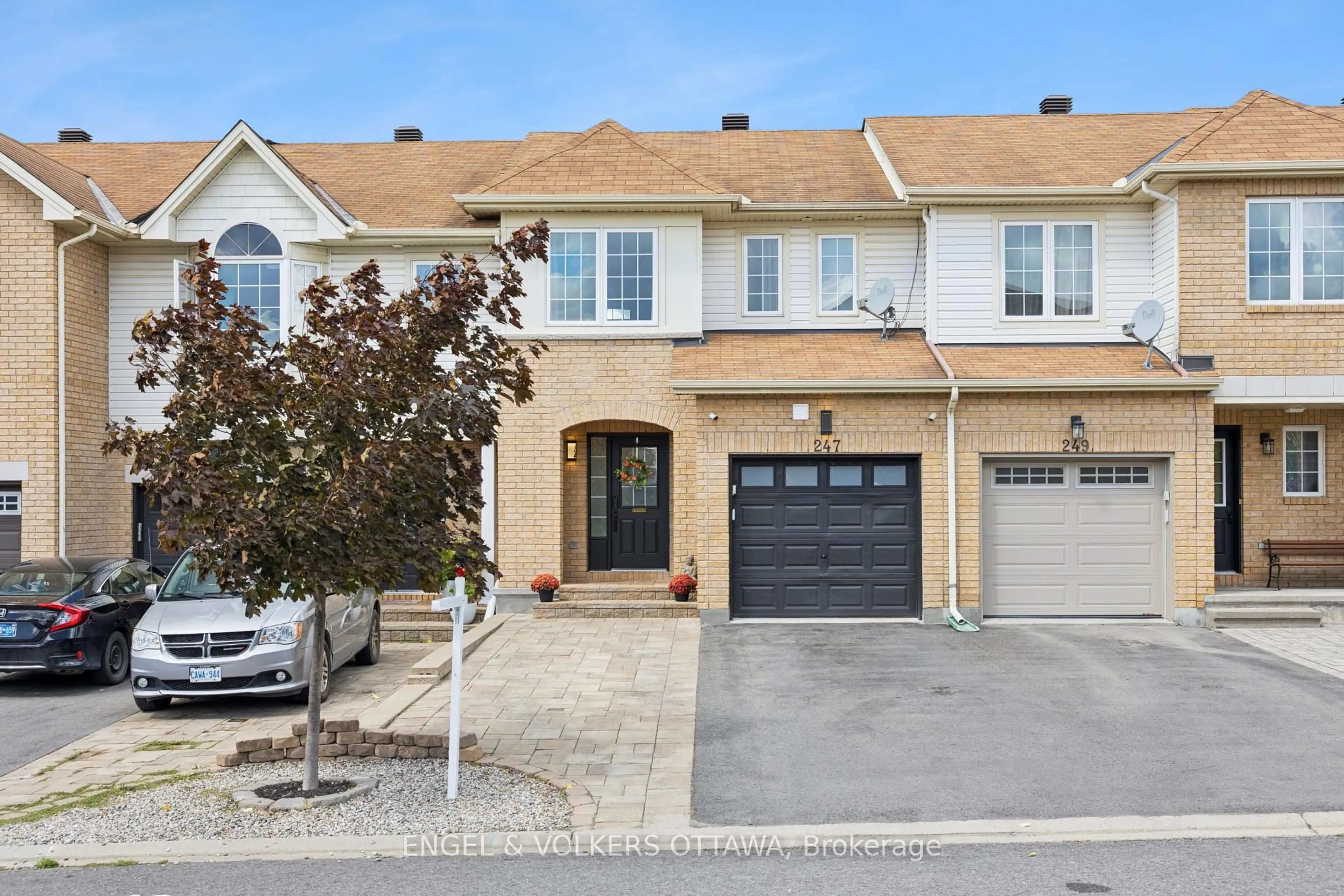 Unknown for 247 Rolling Meadow Cres, Ottawa Ontario K1W 0A8