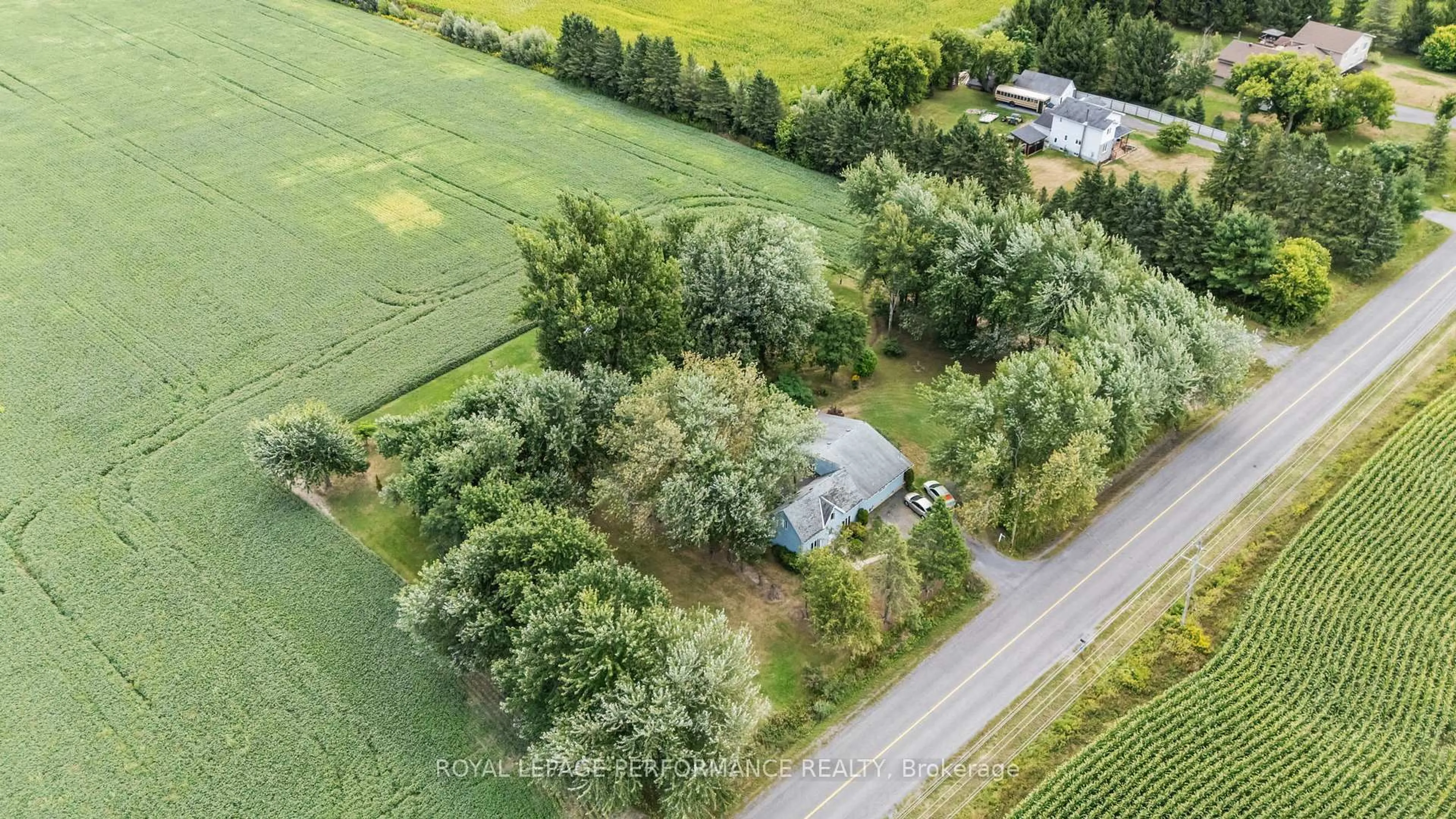 A pic from outside/outdoor area/front of a property/back of a property/a pic from drone, unknown for 721 St Thomas Rd, Russell Ontario K0A 1W0