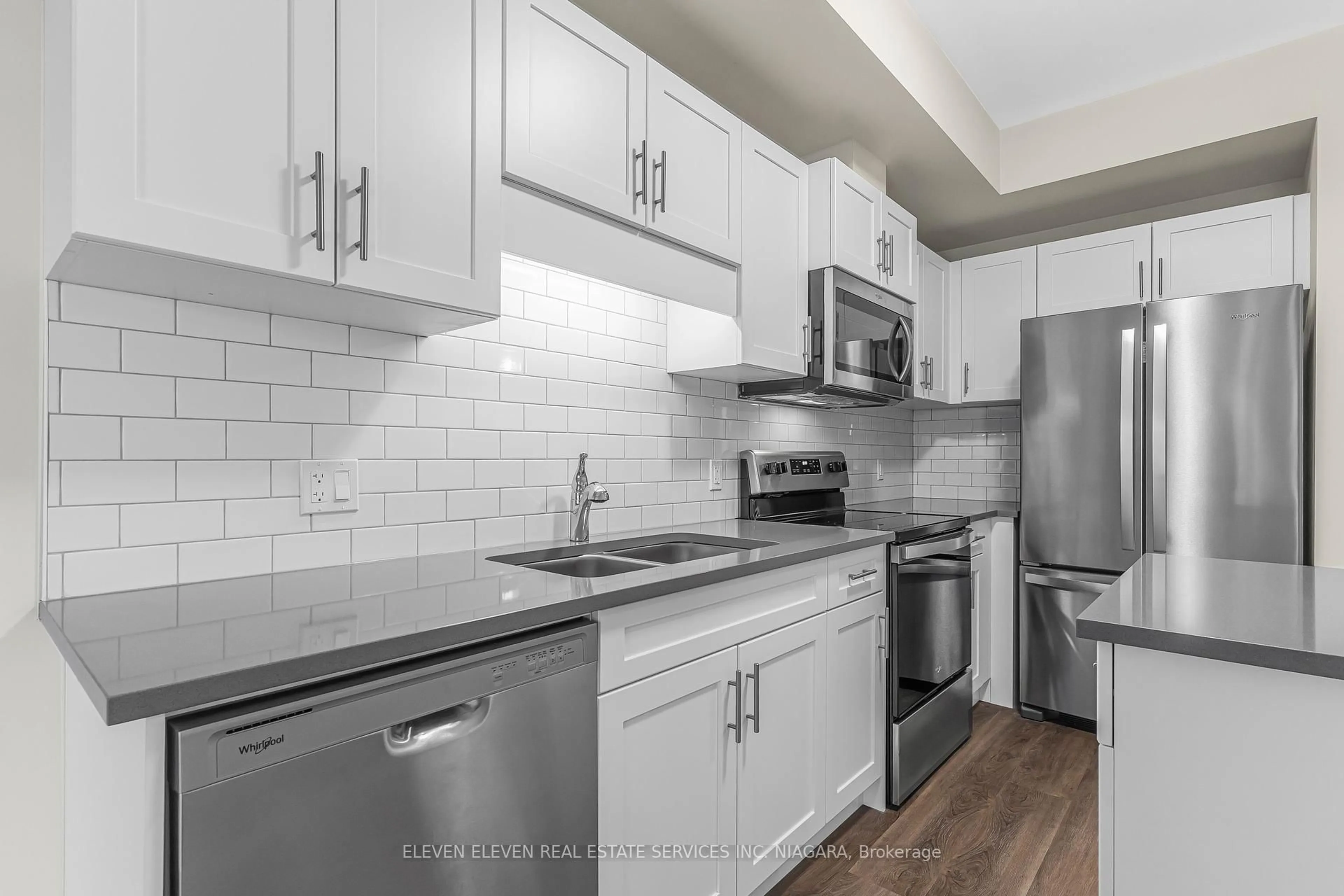Standard kitchen, ceramic/tile floor for 118 Summersides Blvd #202, Pelham Ontario L0S 1E1