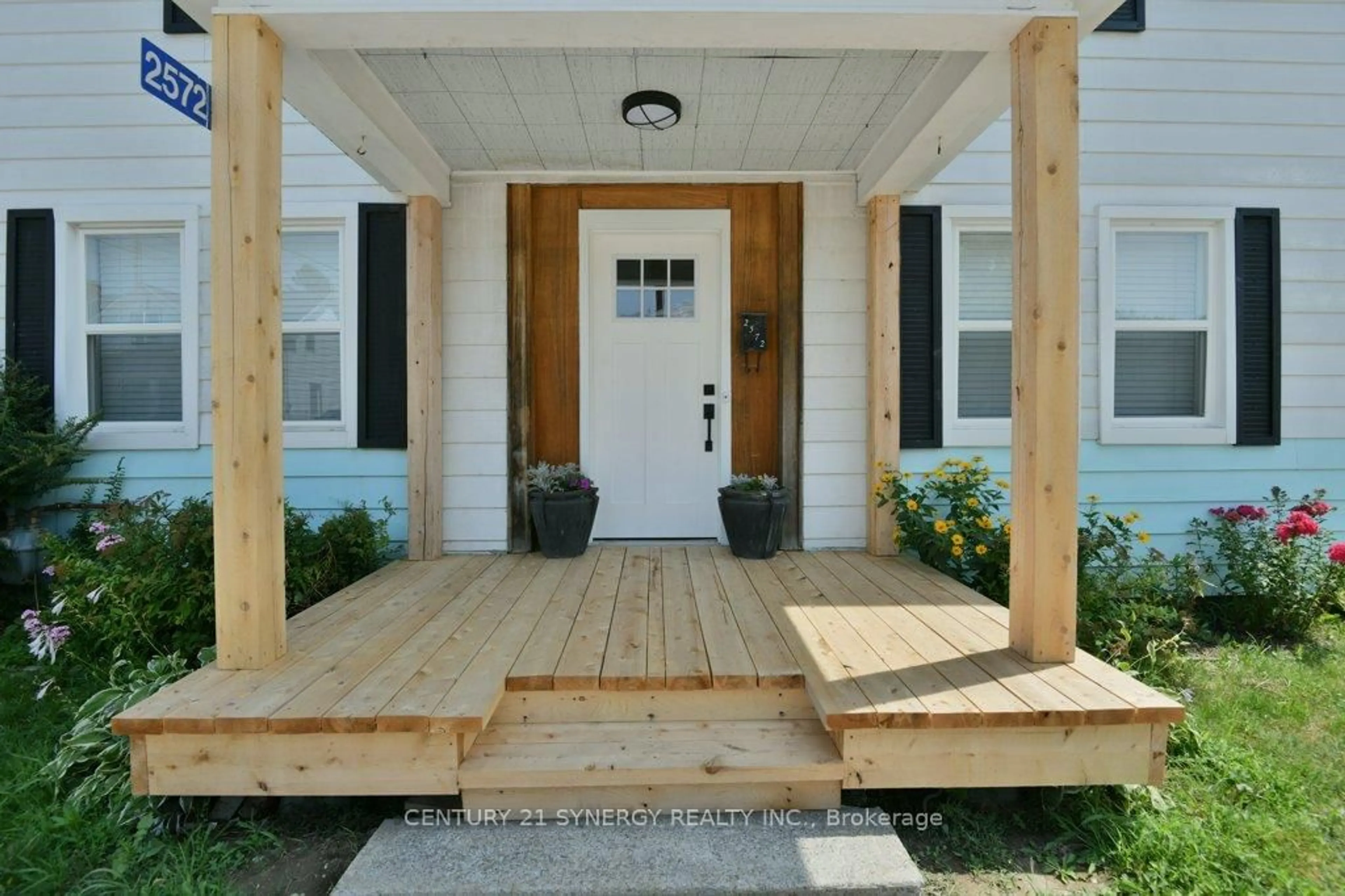 Indoor entryway for 2572 County Road 29 Rd, Pakenham Ontario K0A 2X0