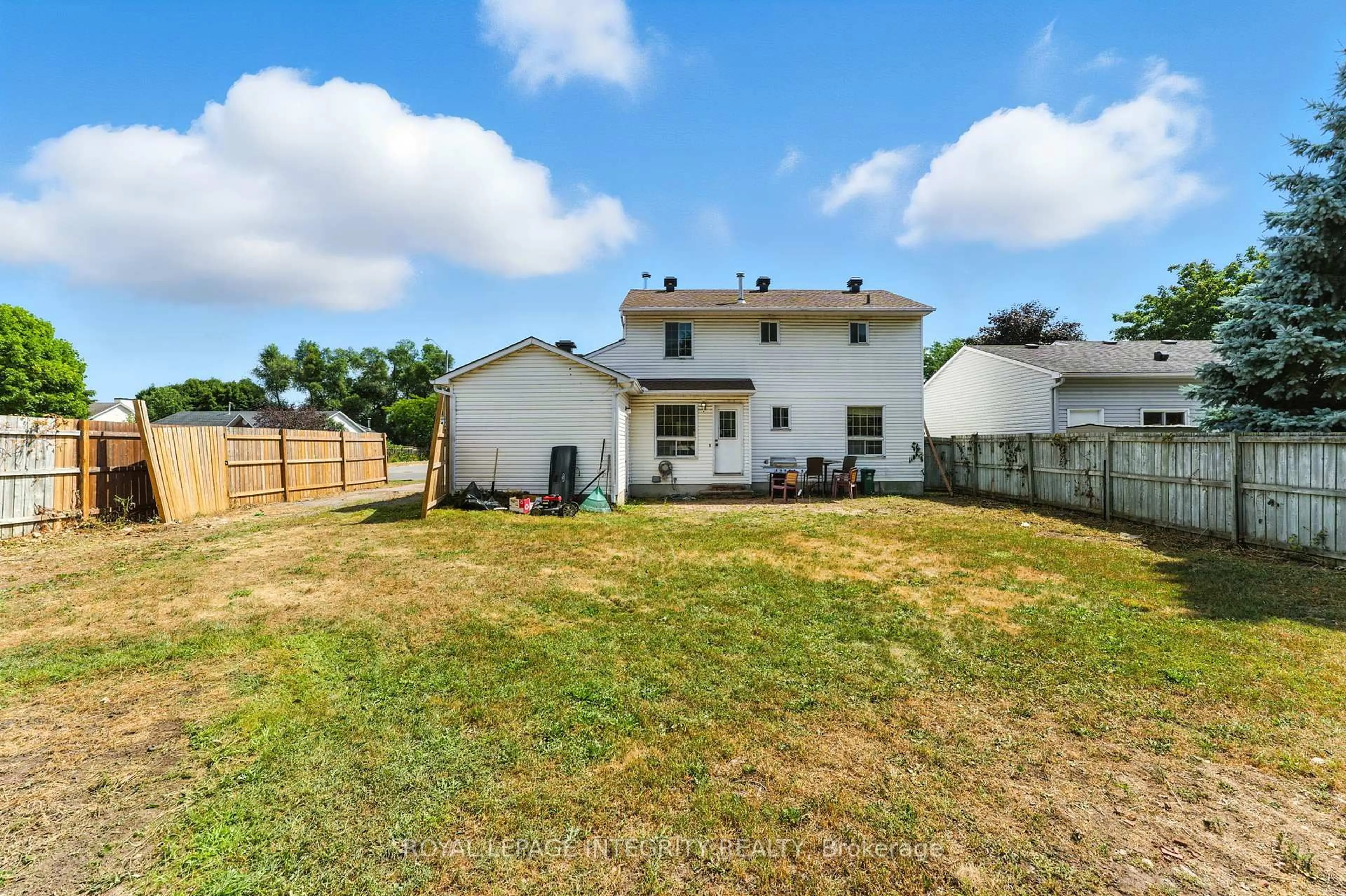 A pic from outside/outdoor area/front of a property/back of a property/a pic from drone, street for 41 James Lewis Ave, Ottawa Ontario K2S 1K4
