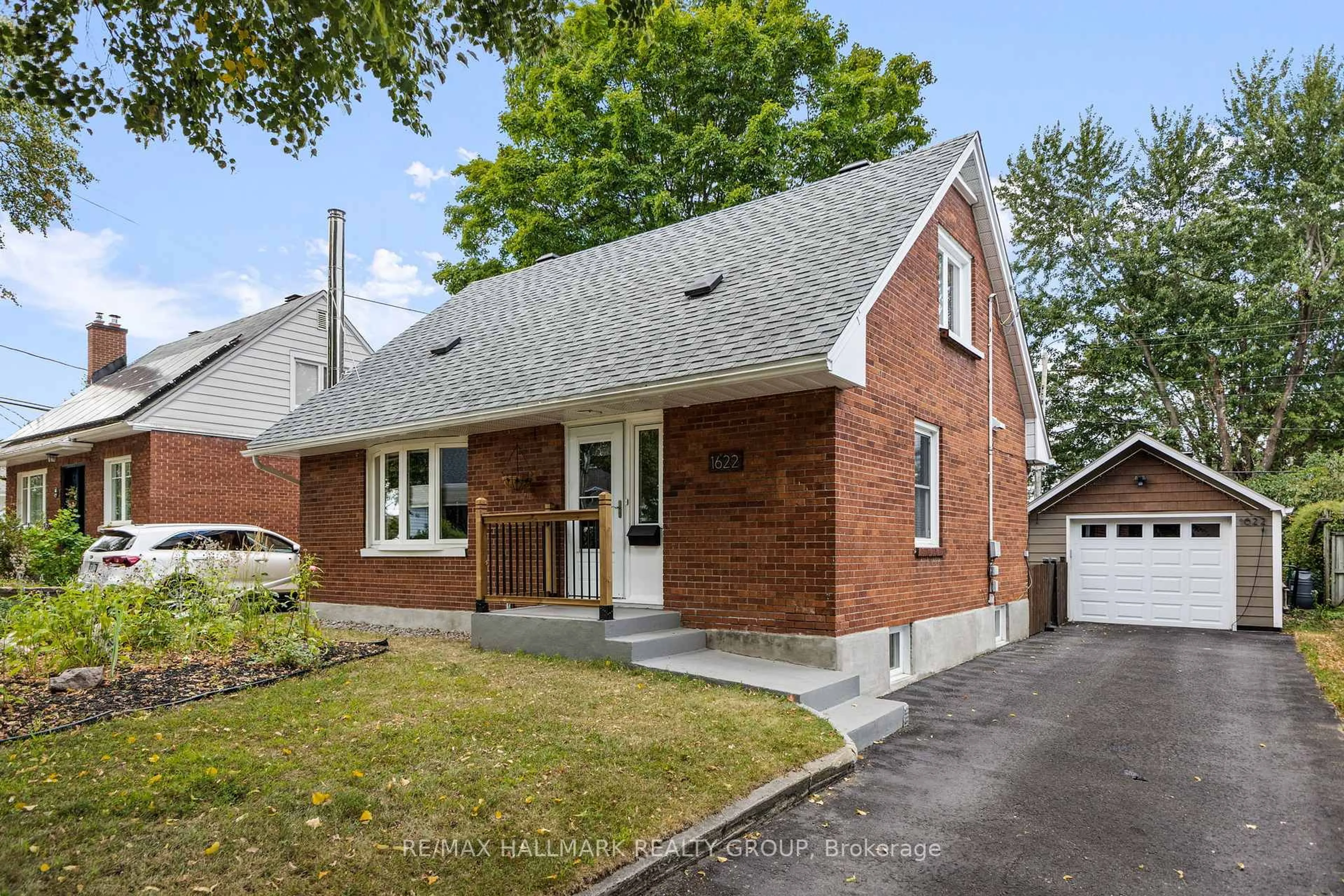 Home with brick exterior material, street for 1622 Drake Ave, Ottawa Ontario K1G 0L8