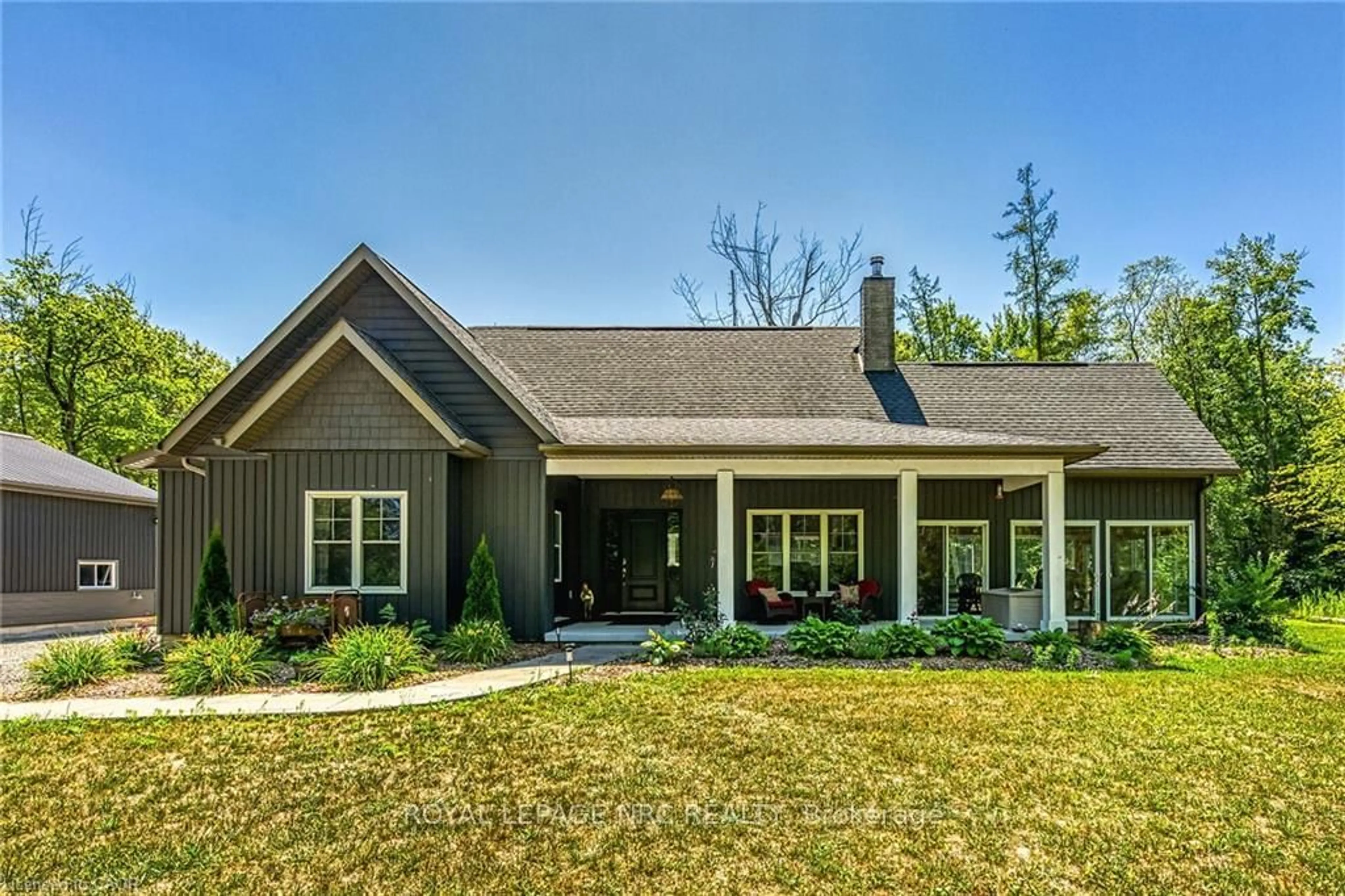 Home with vinyl exterior material, unknown for 352 Moulton-Aiken Rd, Haldimand Ontario N1A 2W5