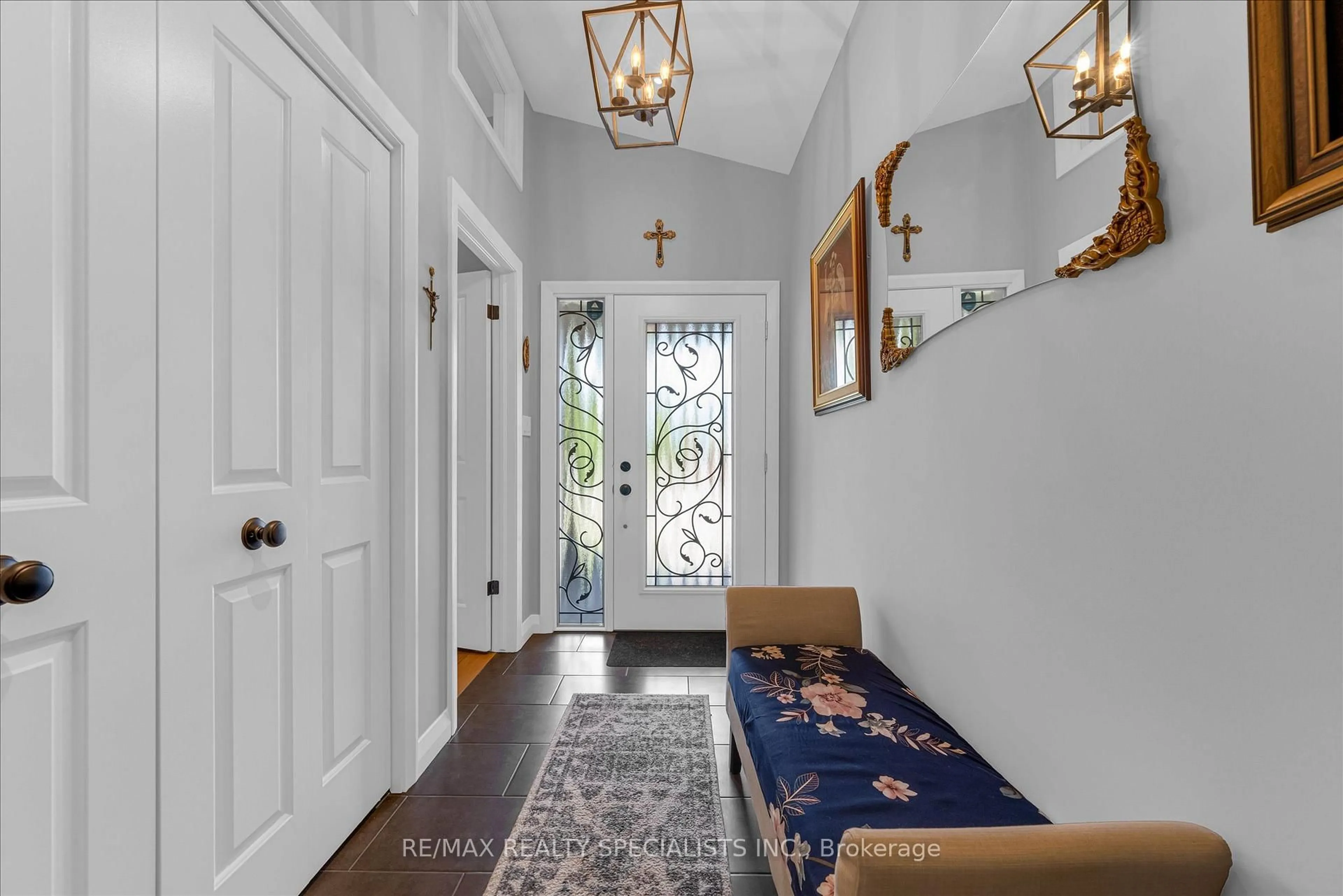 Indoor entryway for 3777 Mathewson Ave, Fort Erie Ontario L0S 1B0
