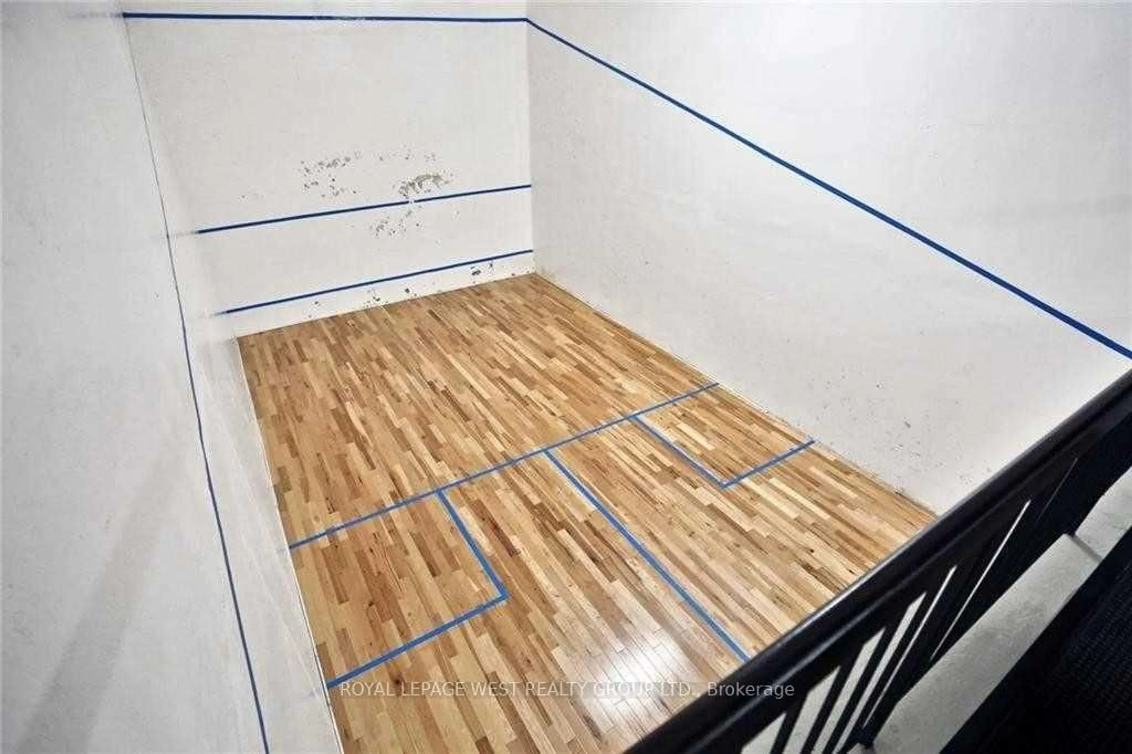 A pic of a room for 150 Charlton Ave #1801, Hamilton Ontario L8N 3X3