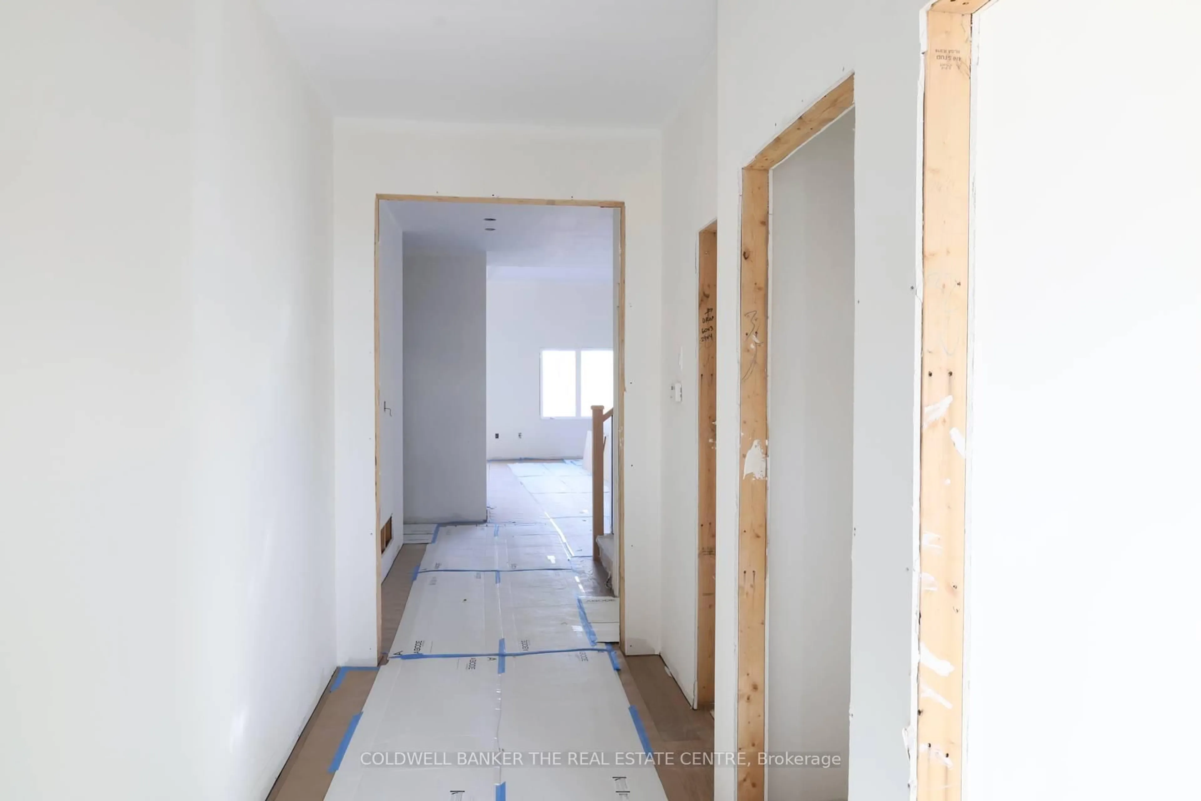 Indoor foyer for 4 Fisher Rd, Kawartha Lakes Ontario K9V 0P9