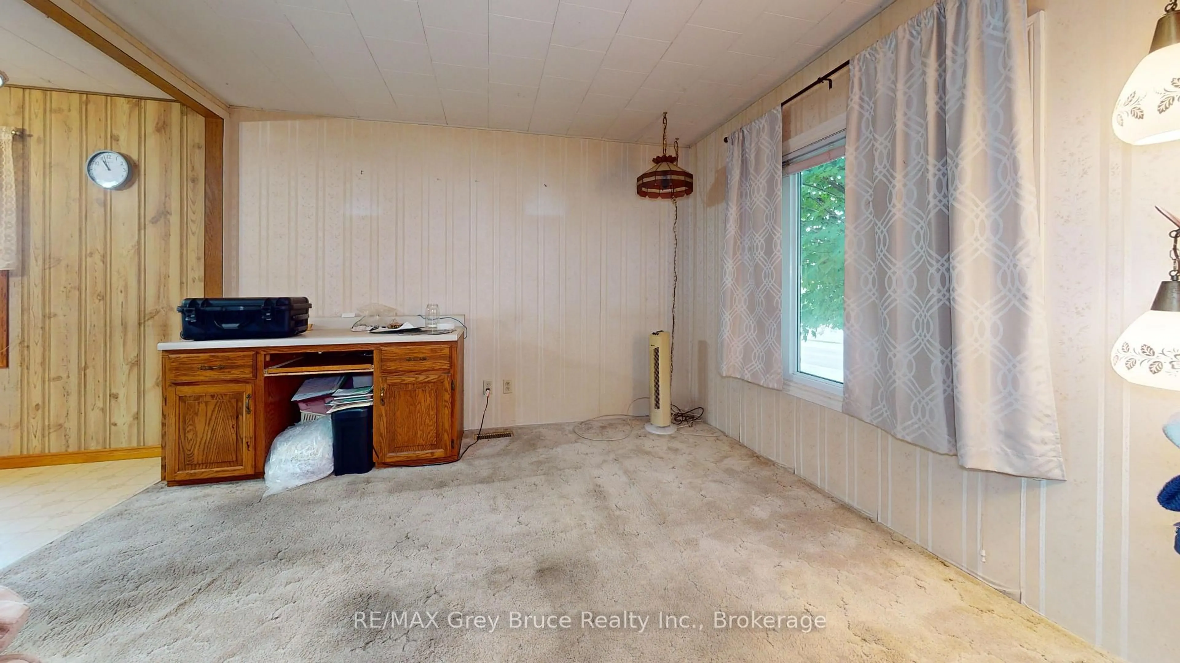 A pic of a room for 1069 7th Avenue, Hanover Ontario N4N 2K4