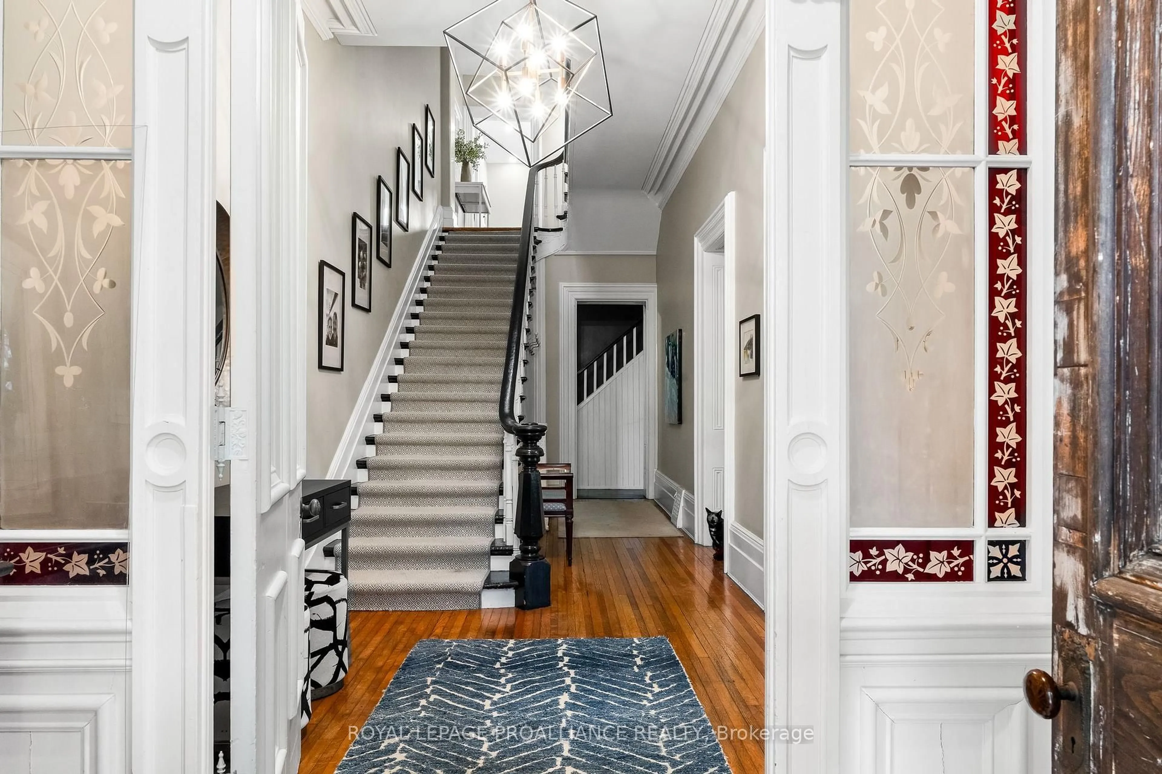 Indoor foyer for 59 King St, Port Hope Ontario L1A 2R6